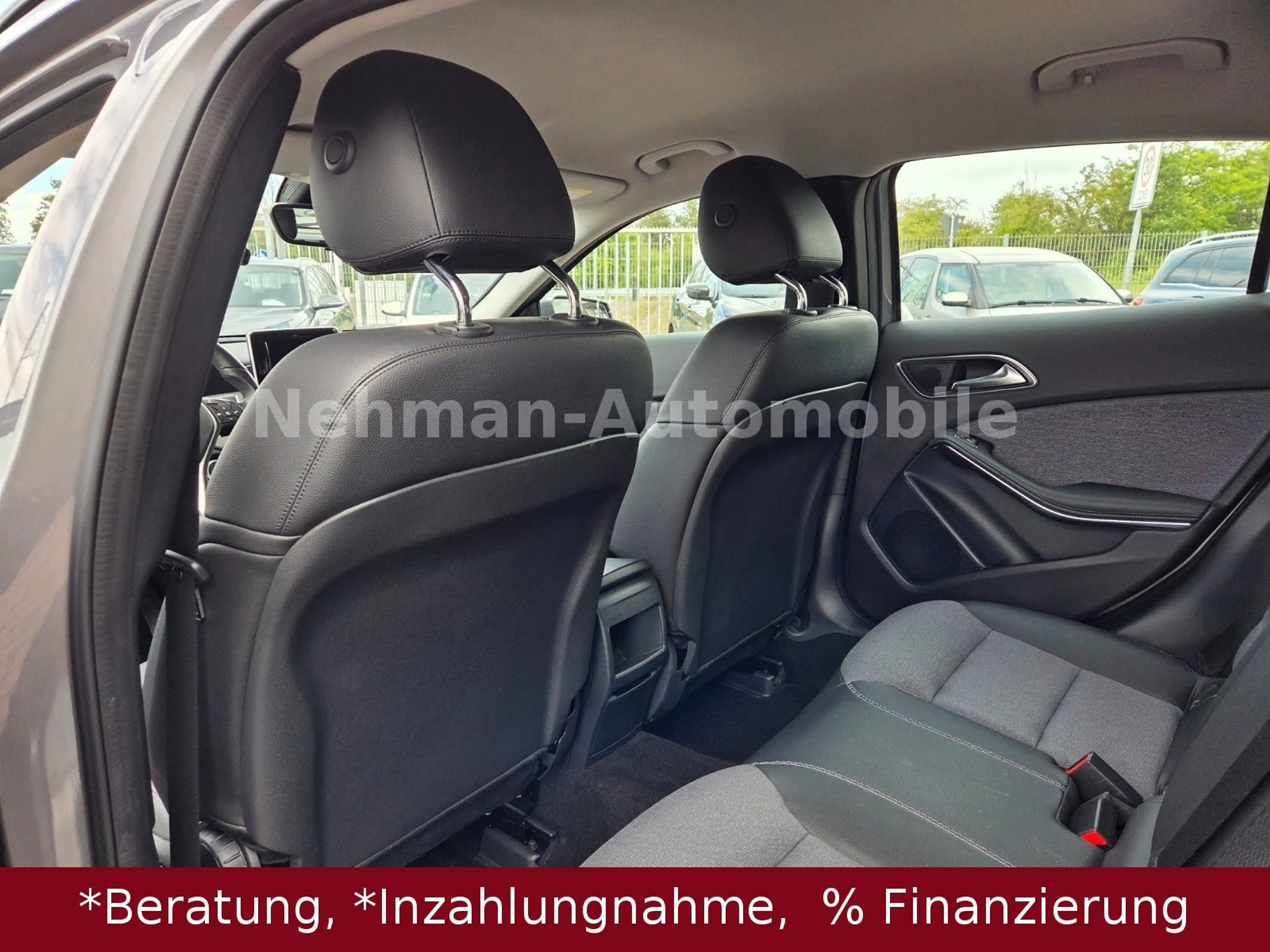 Mercedes-Benz GLA 200 GLA Style 1. Hand — photo 11