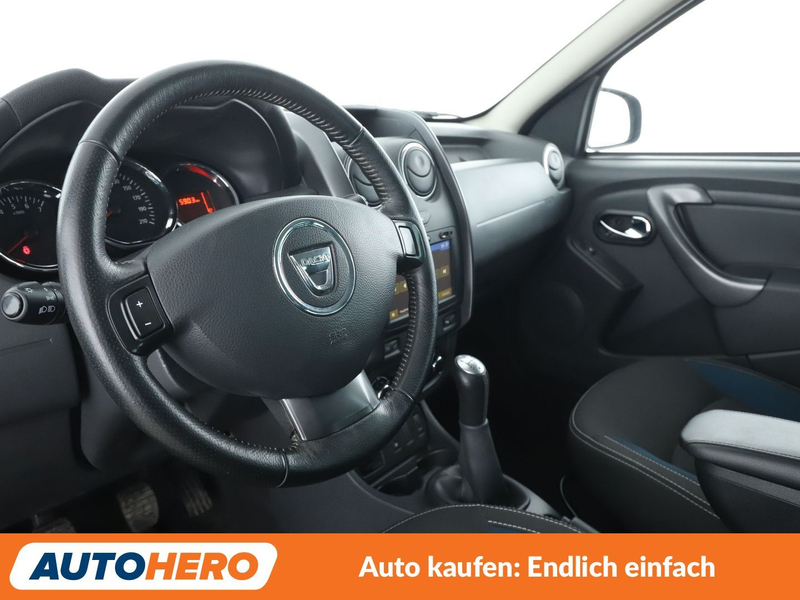 Dacia Duster 1.6 SCe Celebration 4x2 *NAVI*PDC*SHZ*AHK*ALU* — photo 11