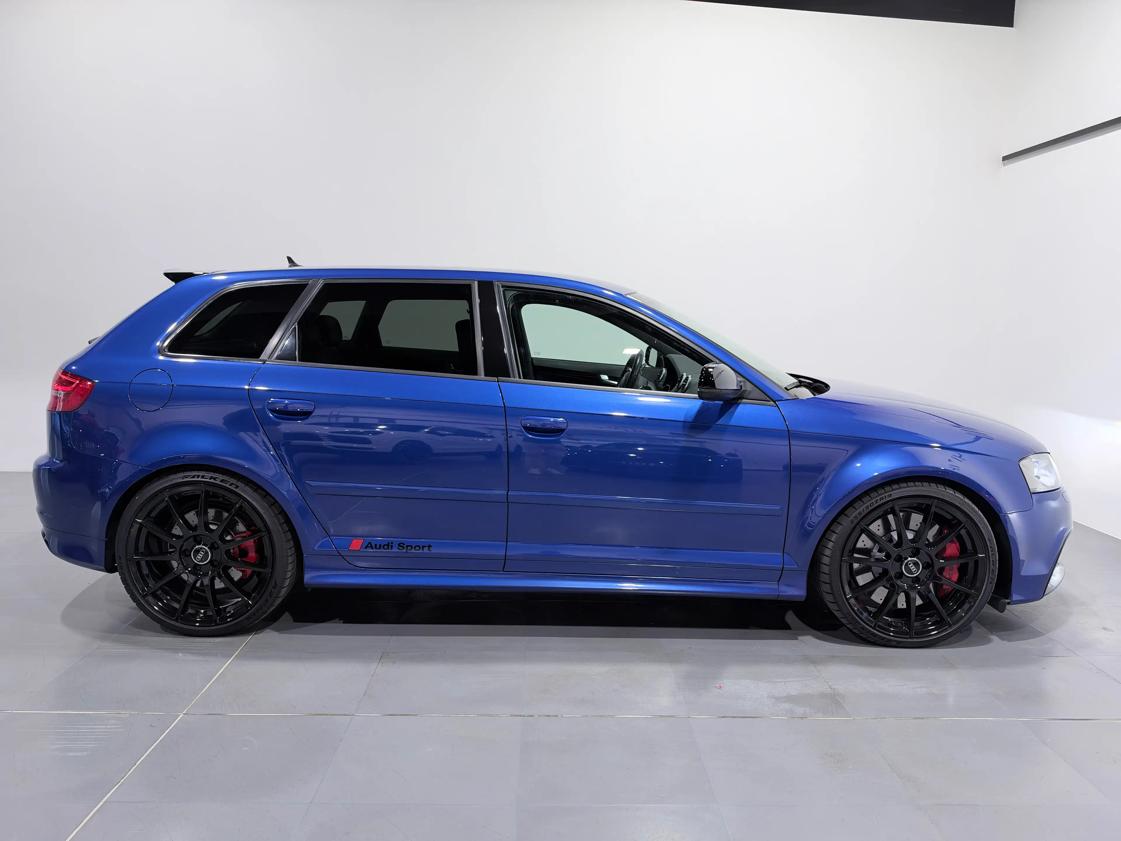 Audi RS3 2.5 TFSI quattro — photo 10