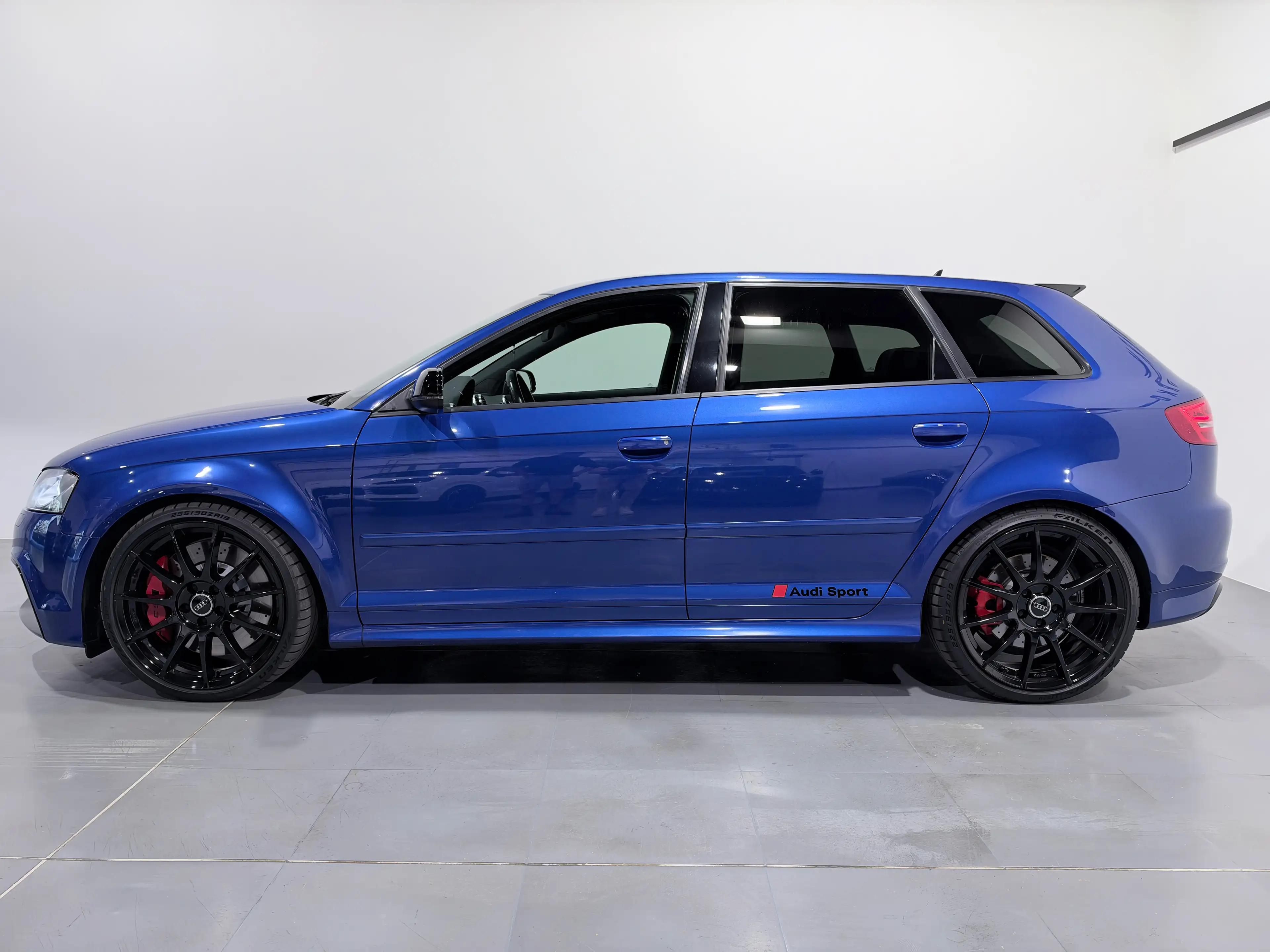 Audi RS3 2.5 TFSI quattro — photo 4