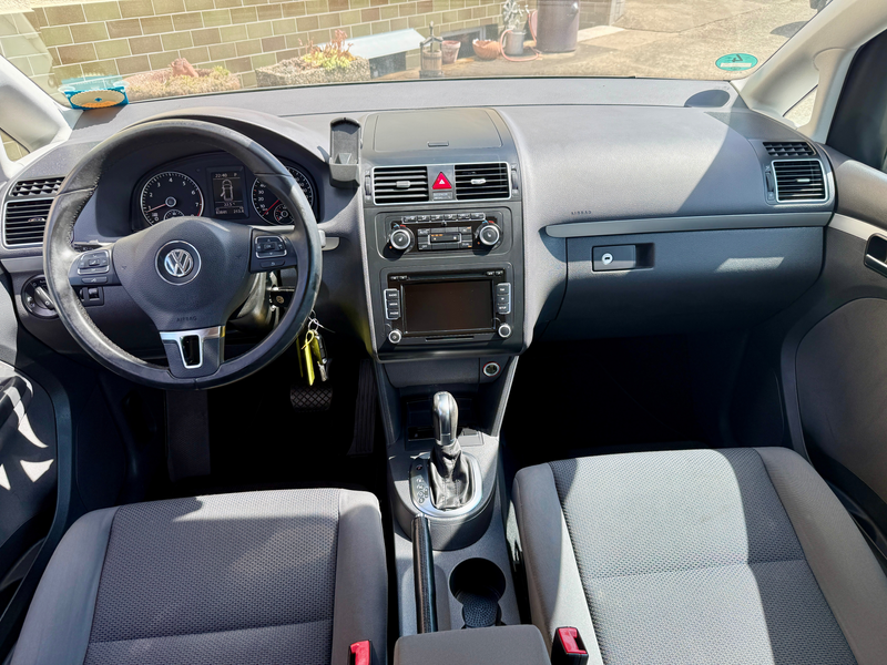 Volkswagen Touran Trendline — photo 11