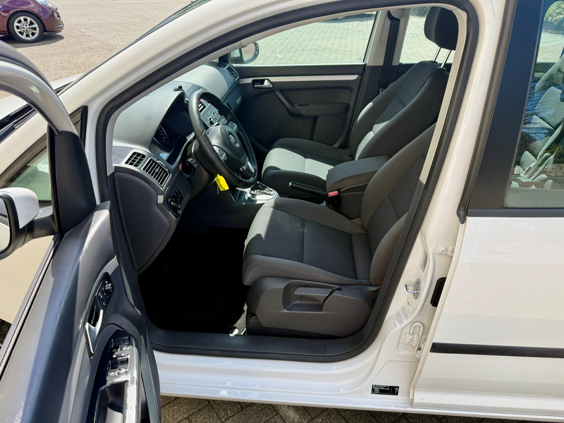 Volkswagen Touran Trendline — photo 10