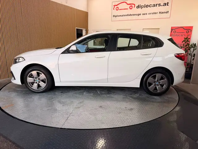 BMW 1 Series view 8