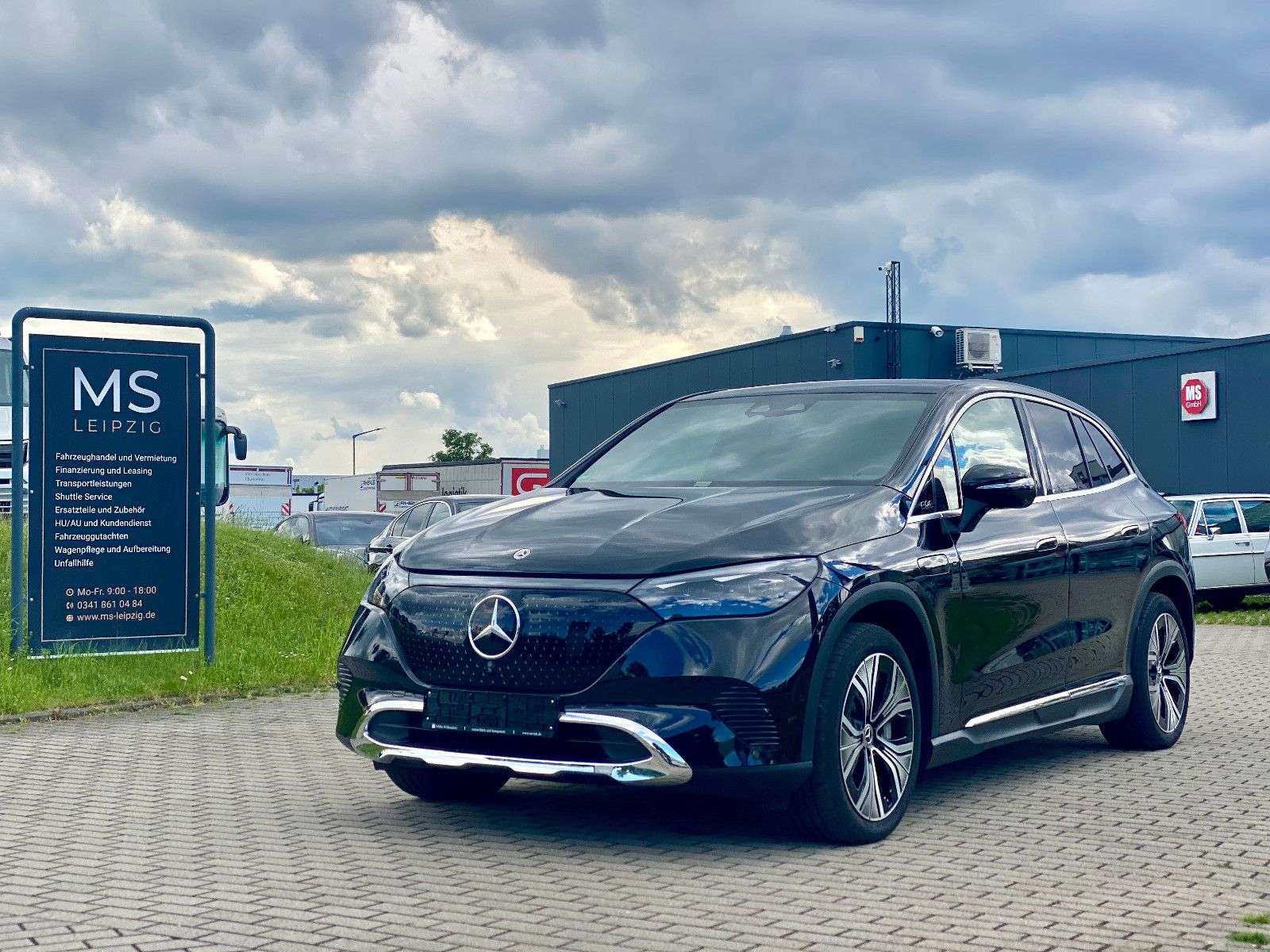 Mercedes-Benz EQE SUV