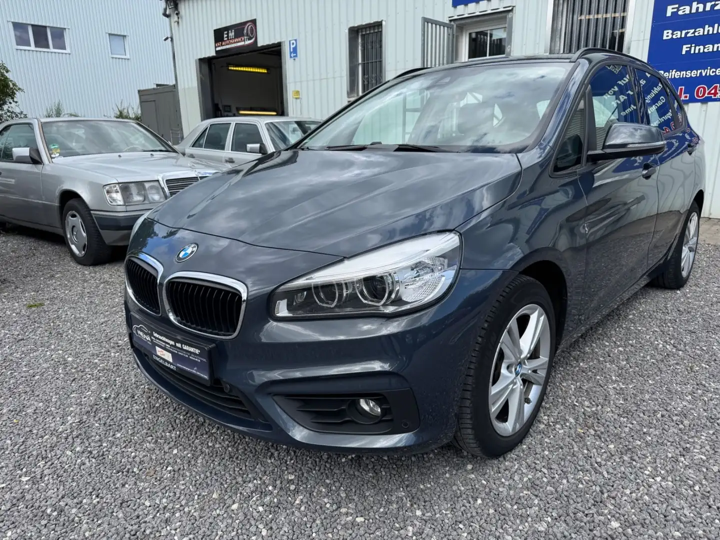BMW 218 Baureihe 2 Active Tourer 218 d Tüv neu Grau - 1