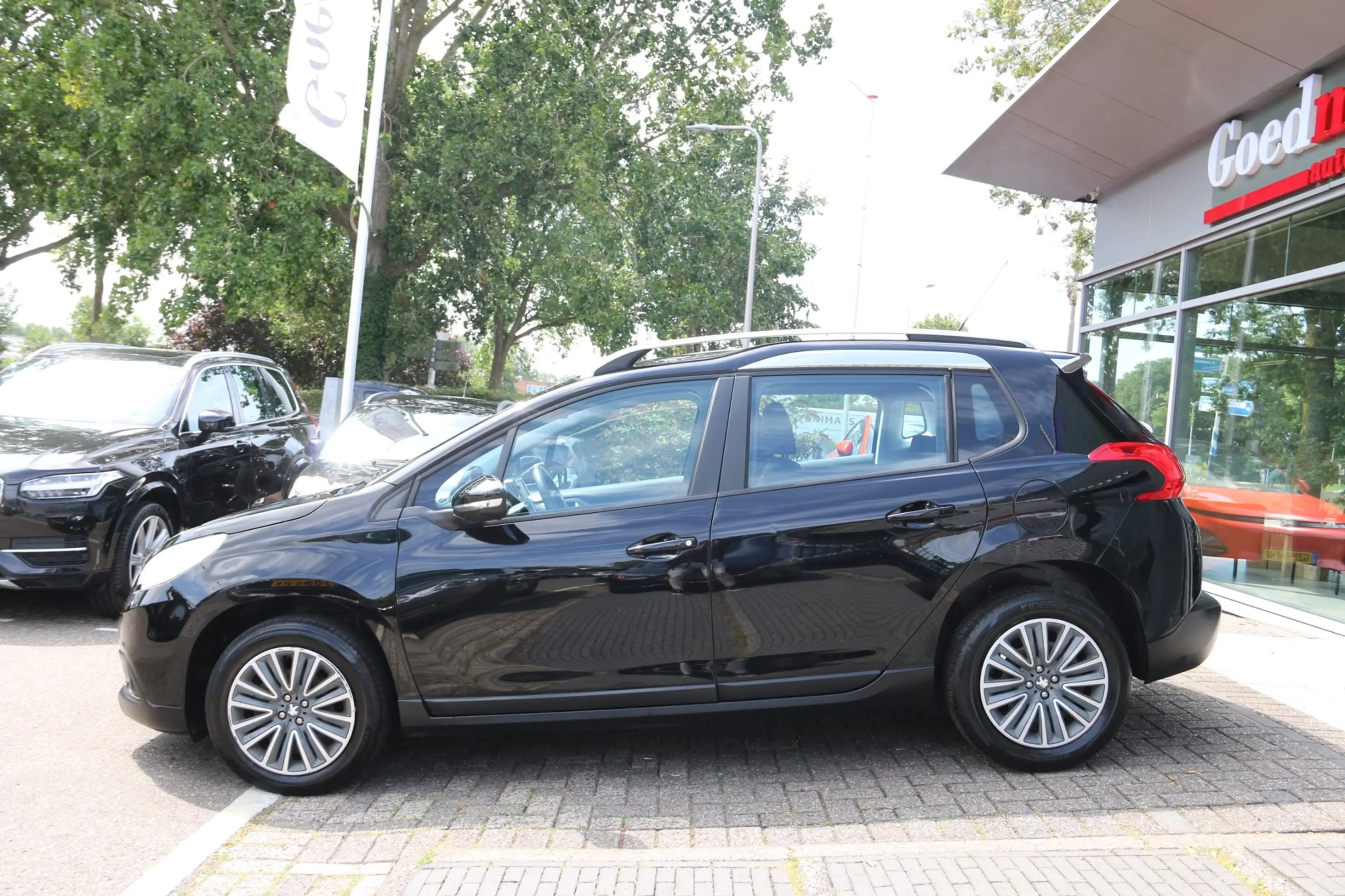 Peugeot 2008 1.2 PureTech Active AUTOMAAT NL-AUTO NAP! — photo 4