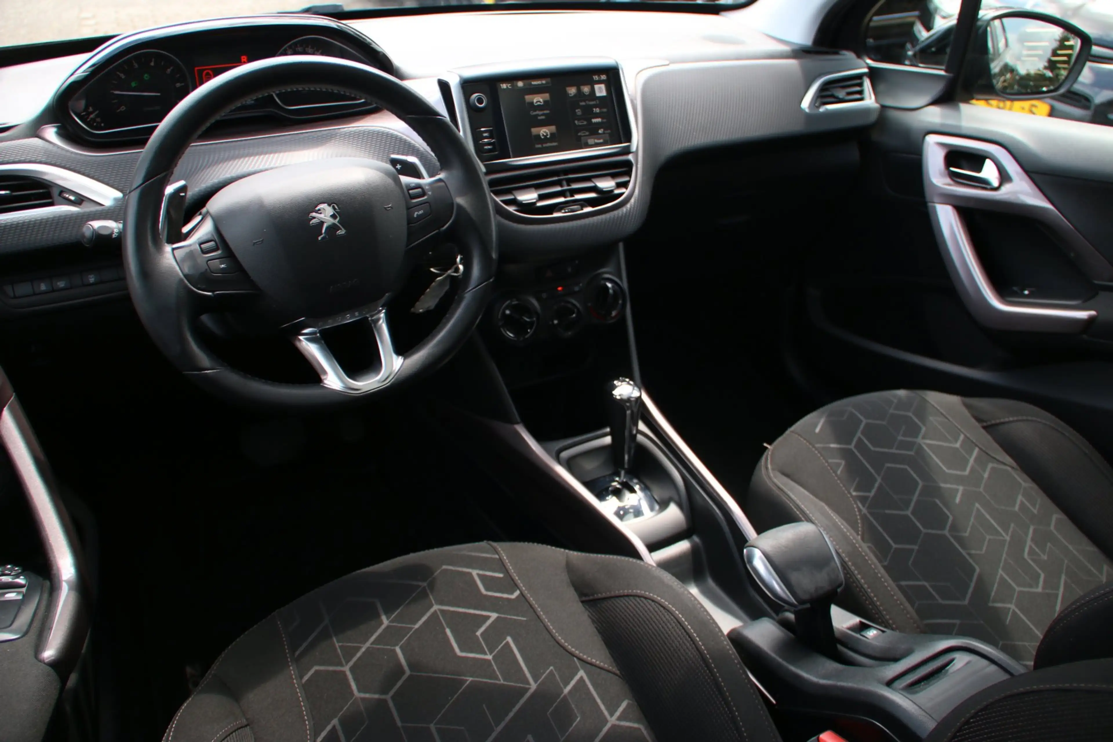 Peugeot 2008 1.2 PureTech Active AUTOMAAT NL-AUTO NAP! — photo 7