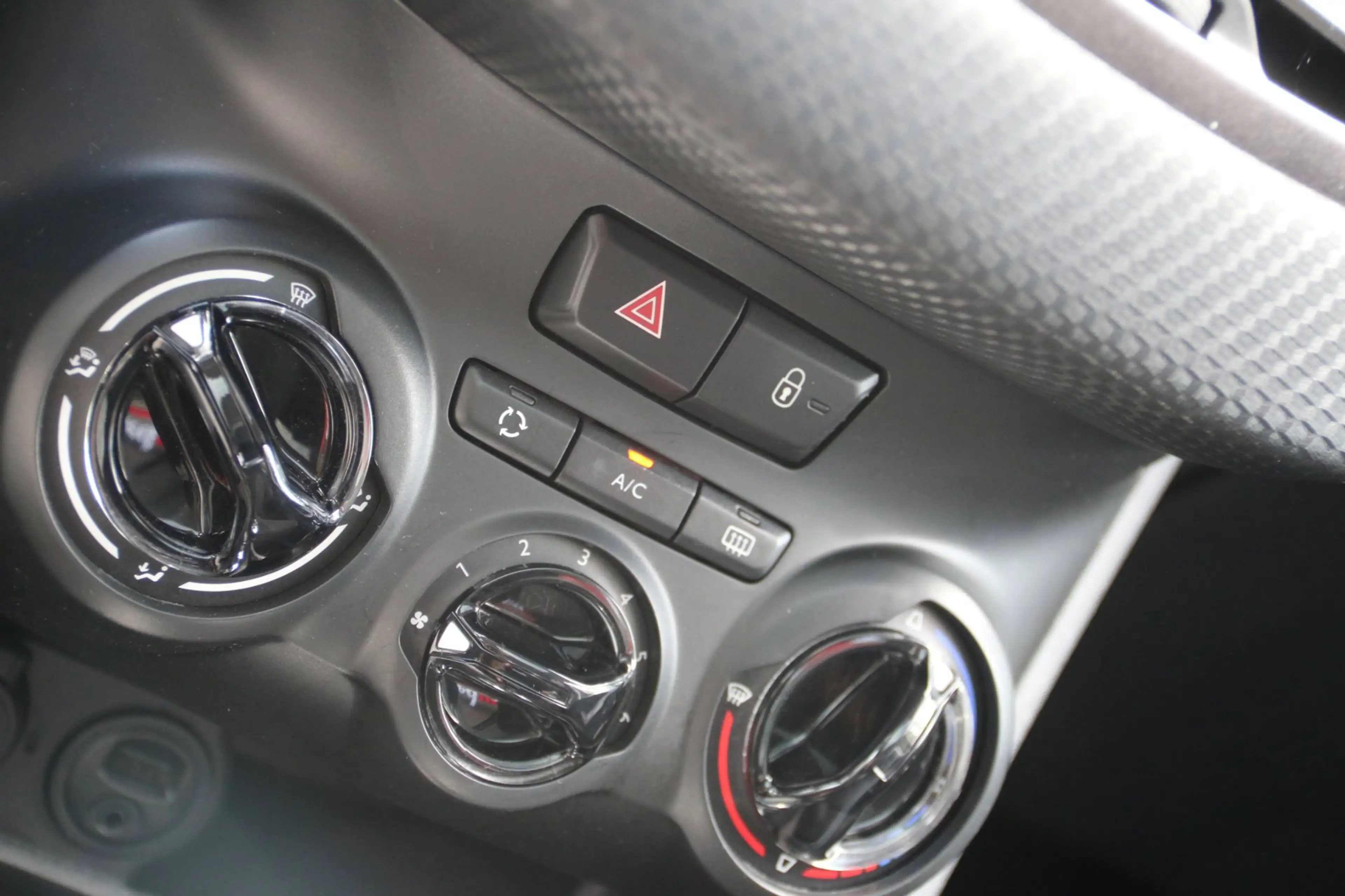 Peugeot 2008 1.2 PureTech Active AUTOMAAT NL-AUTO NAP! — photo 11