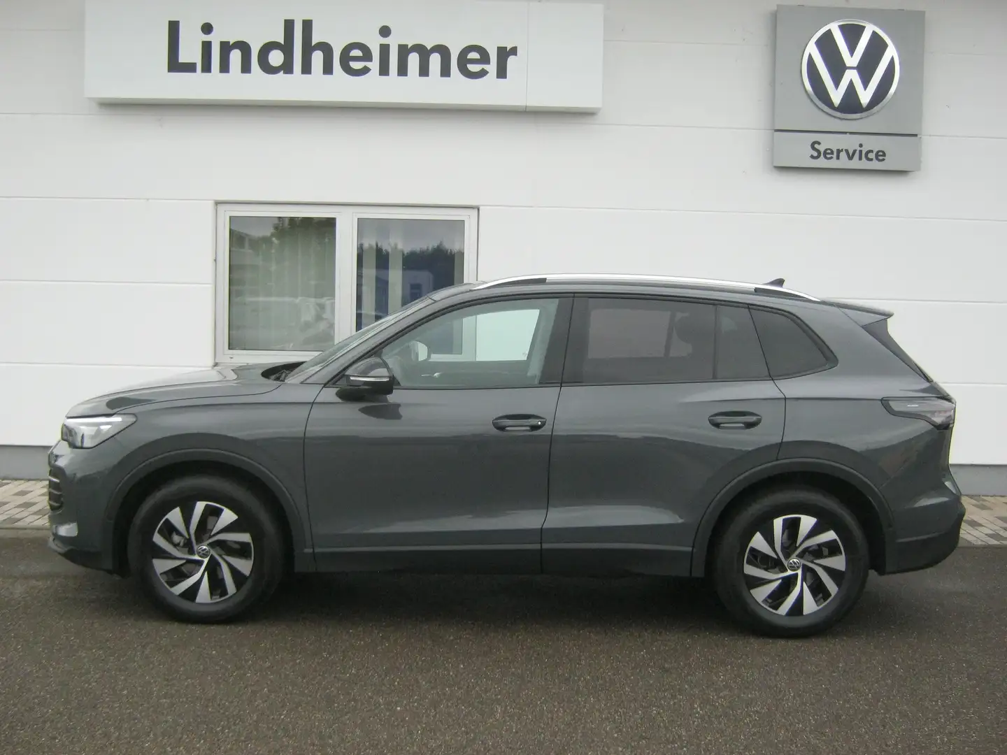 Volkswagen Tiguan 1.5 eTSI 110 kW Life LEDPlus//AHK/Easy-Open/Kamera Grau - 1