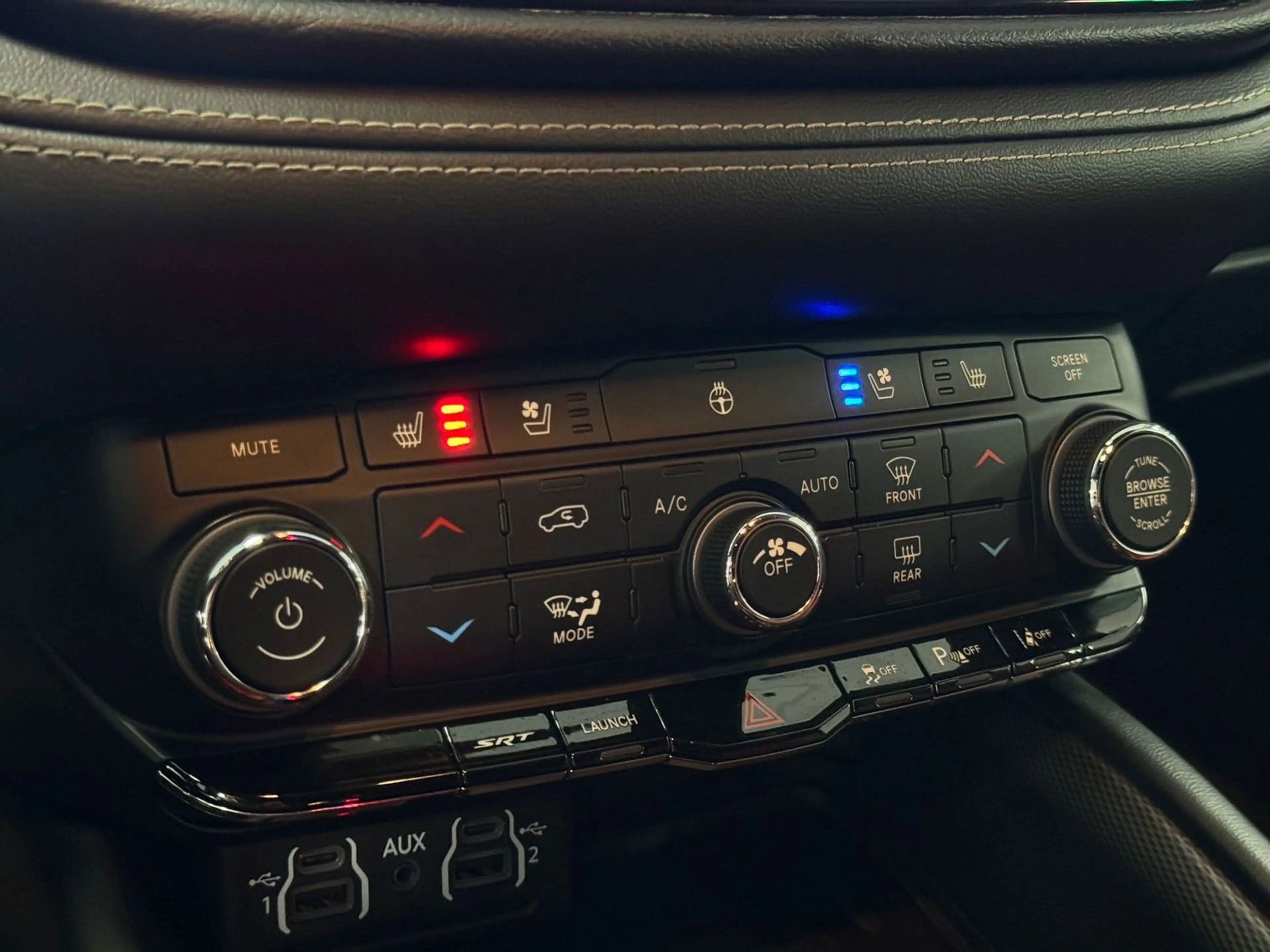 Dodge Durango SRT 6,4l V8 *WIDEBODY / SZH / SZ-BELÜFT* — photo 19