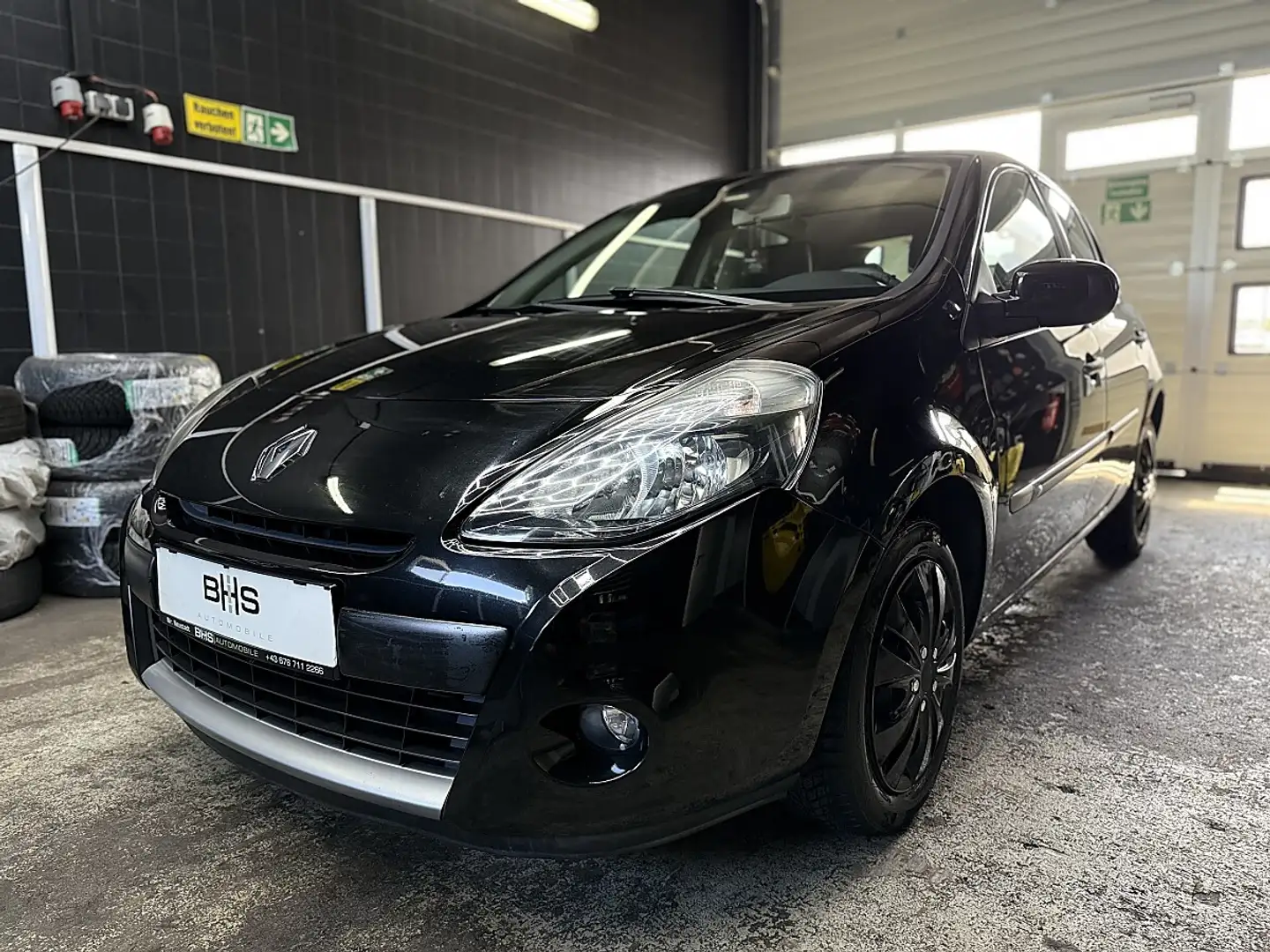 Renault Clio Dynamique 1,2 16V Hi-Flex Schwarz - 1