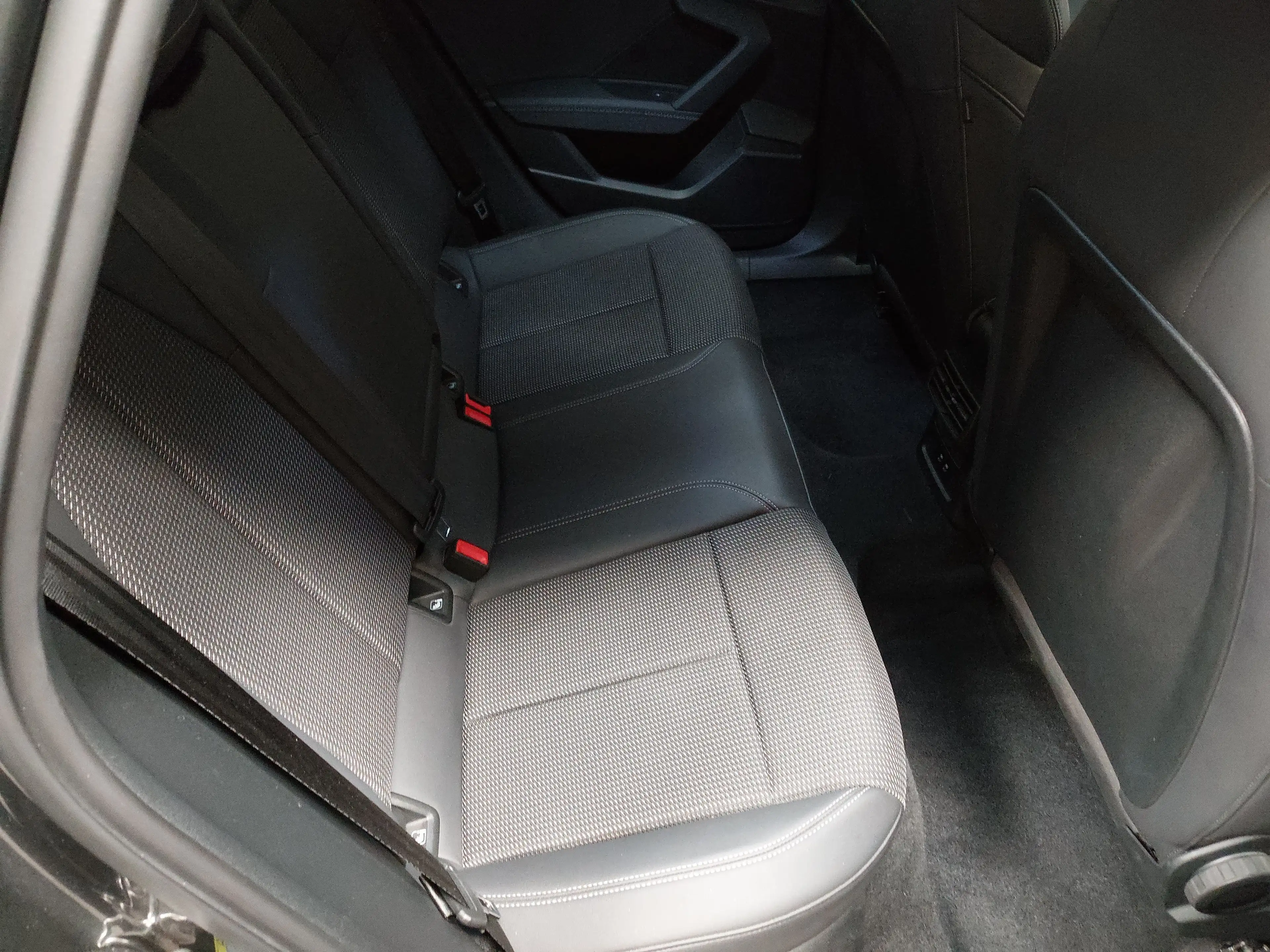 Audi A3 Sportback 35 TDI S-Line T-Leder Navi vc LED — photo 12