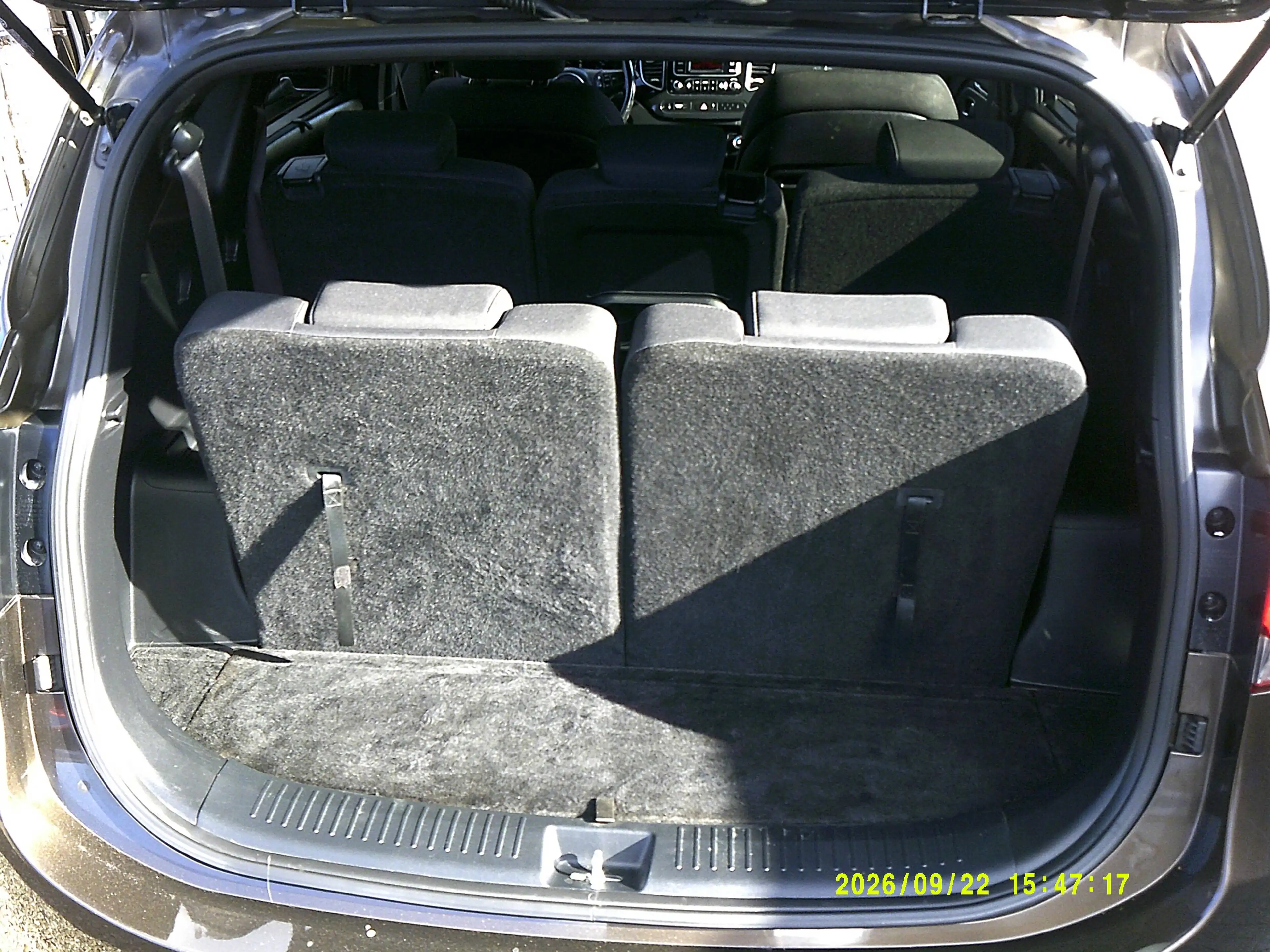 Kia Carens Attract — photo 4