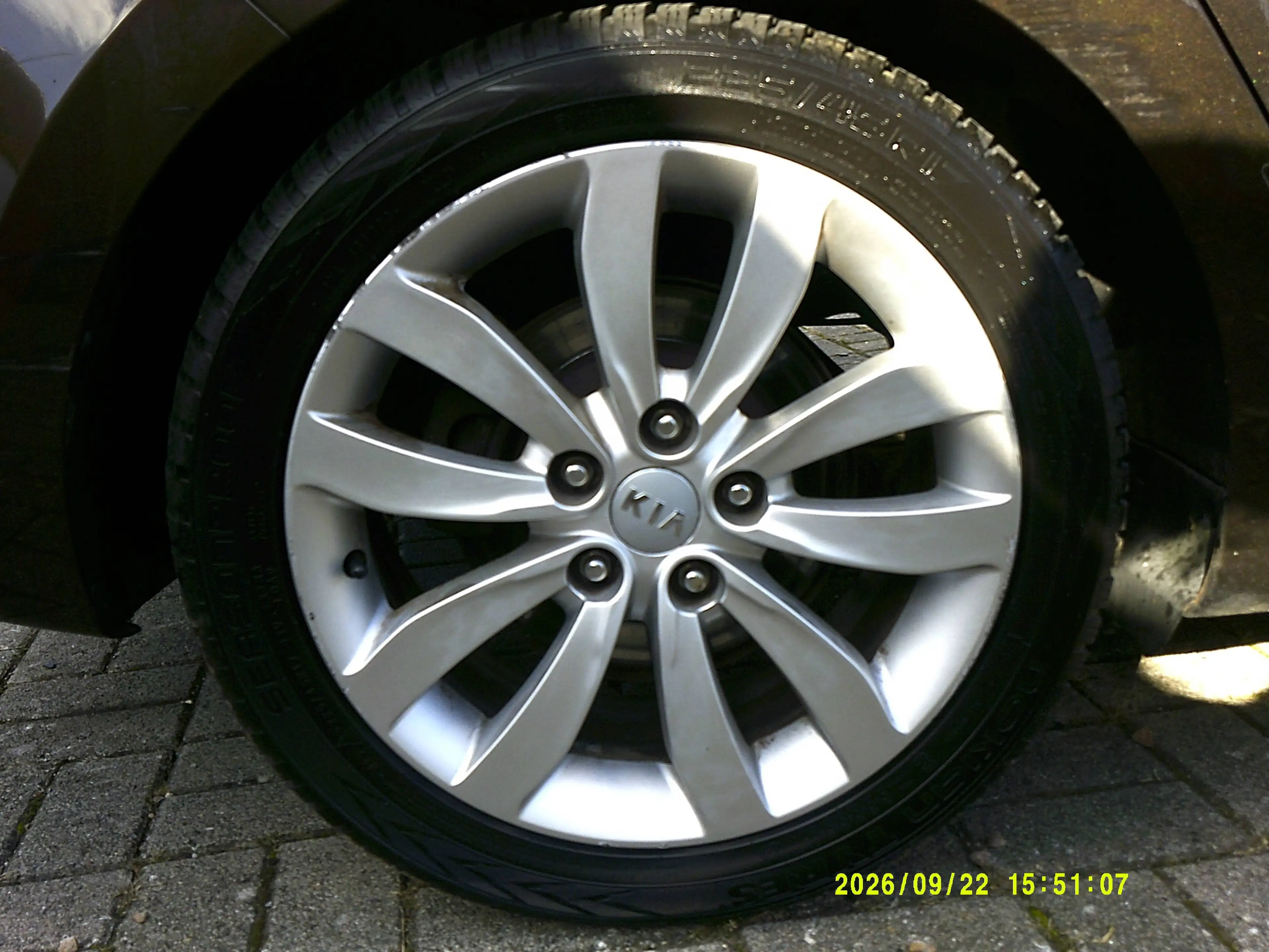 Kia Carens Attract — photo 7