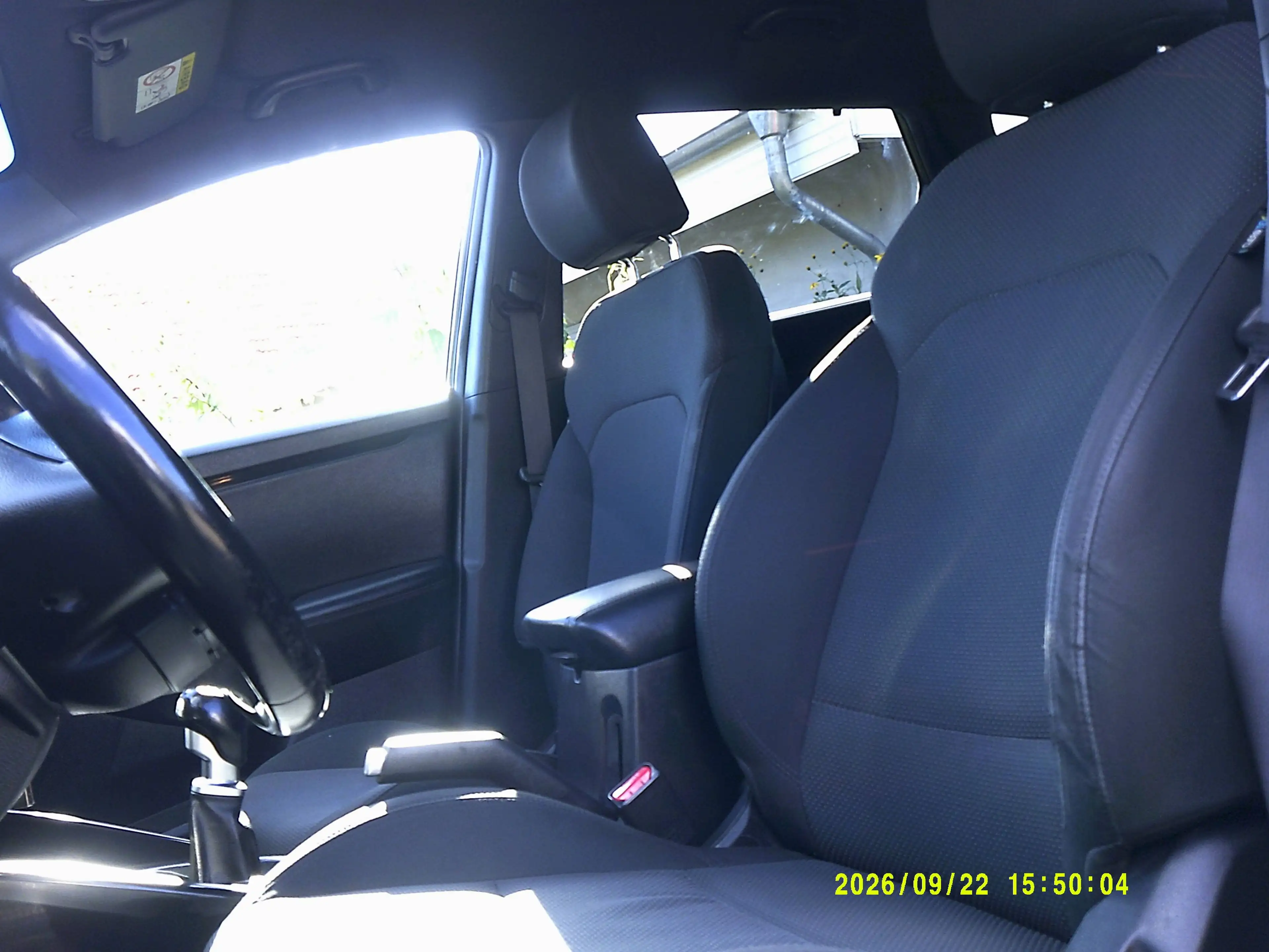 Kia Carens Attract — photo 10