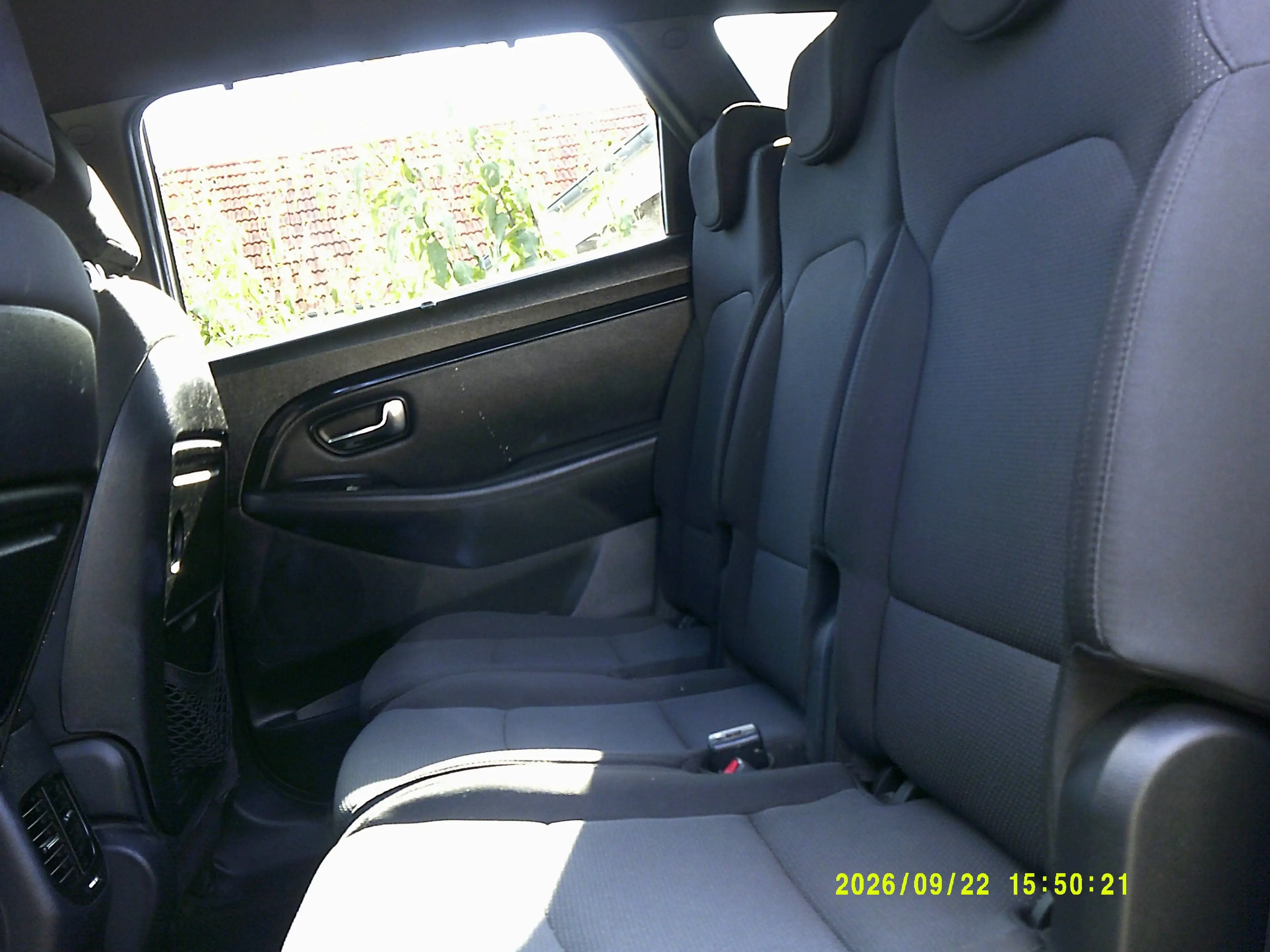 Kia Carens Attract — photo 12