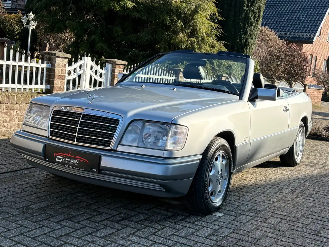 Mercedes-Benz E 220 Cabriolet W124 1Hand*Historie*Klima*Leder*, foto 2