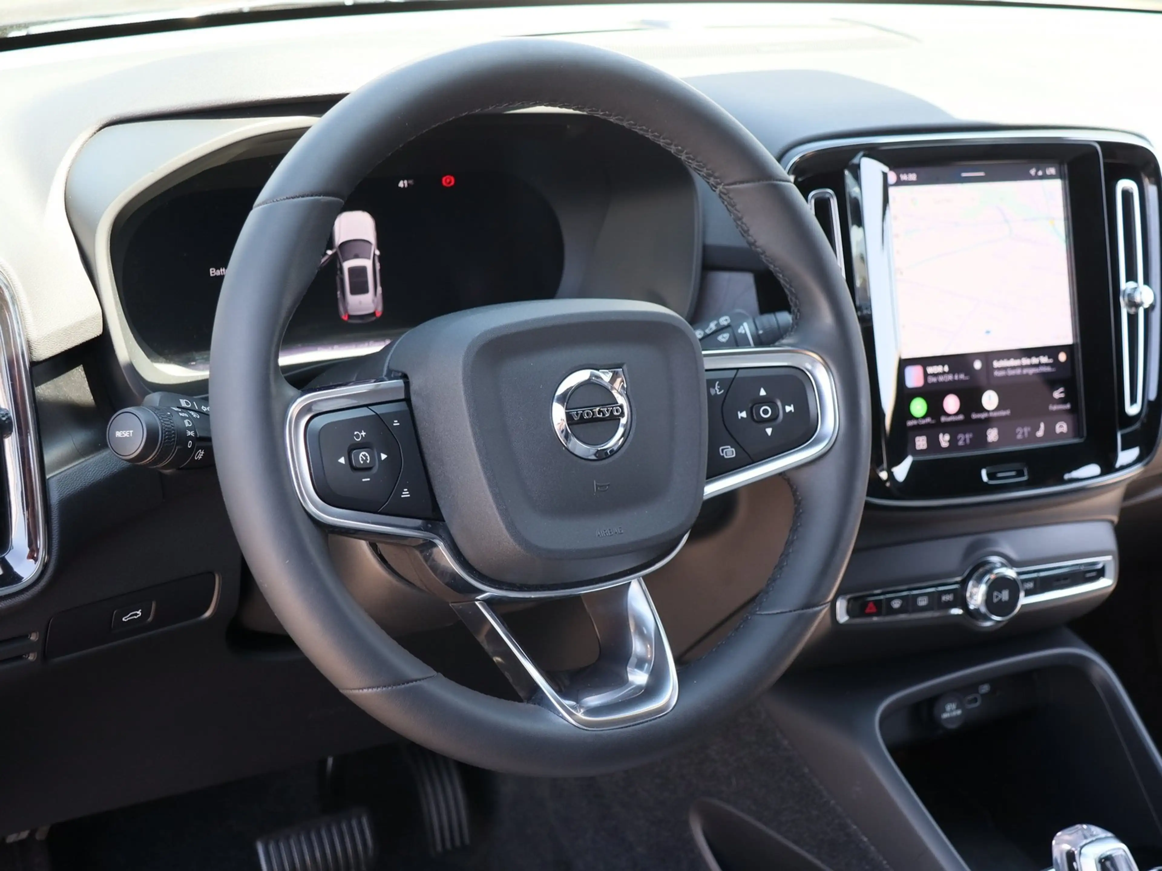 Volvo XC40 Recharge Pure Electric AWD Ultimate — photo 9