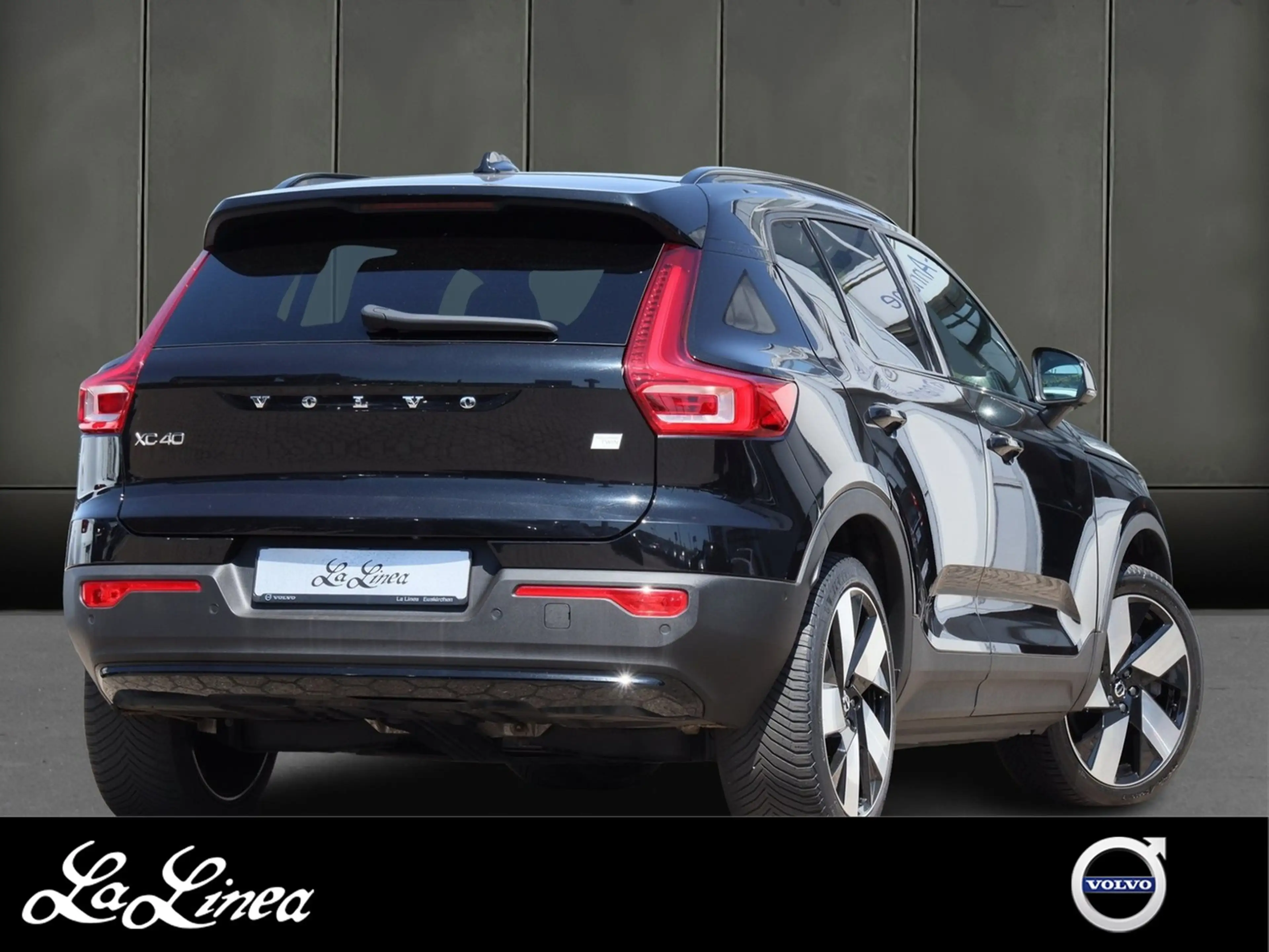 Volvo XC40 Recharge Pure Electric AWD Ultimate — photo 2