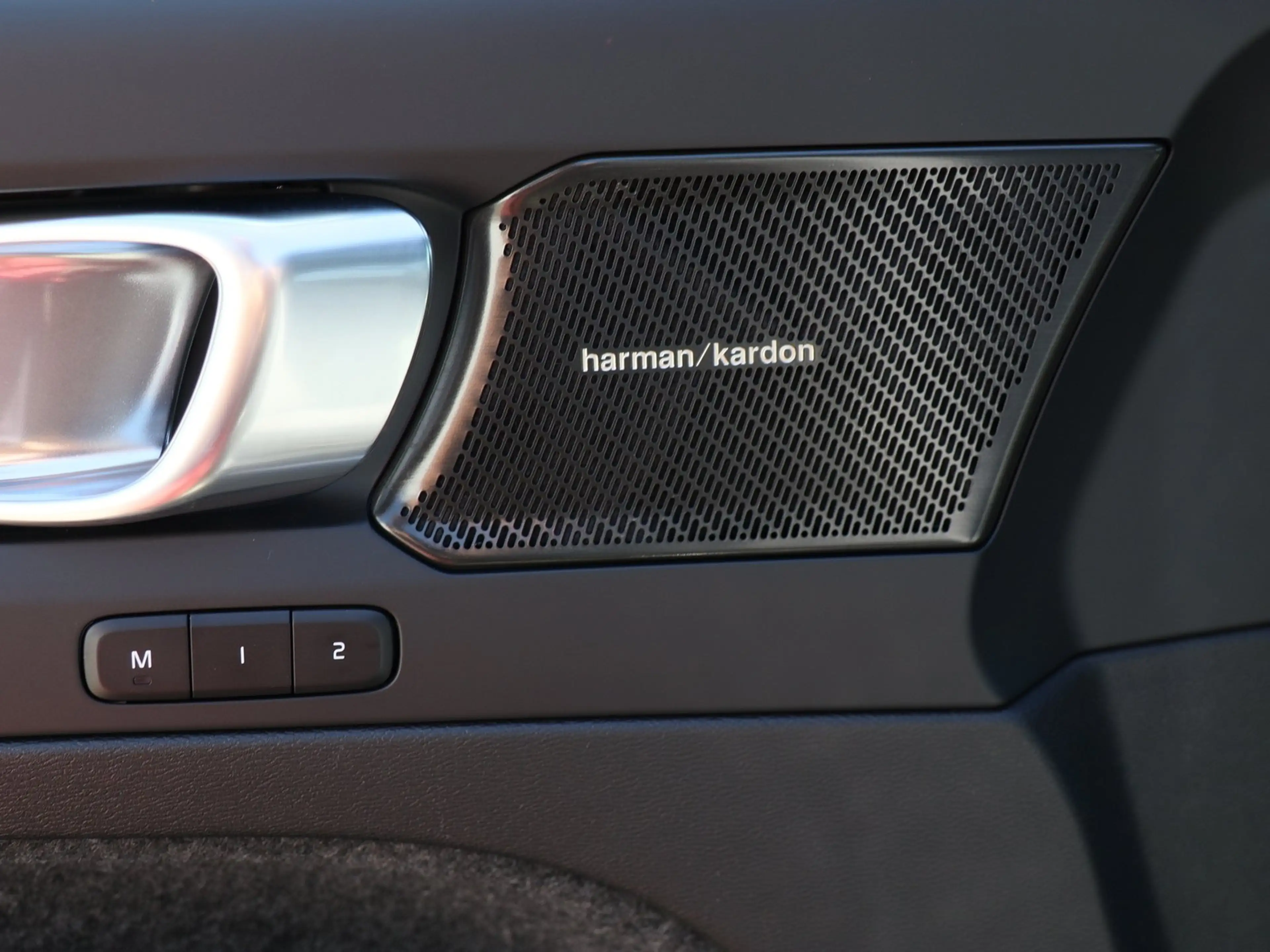 Volvo XC40 Recharge Pure Electric AWD Ultimate — photo 14