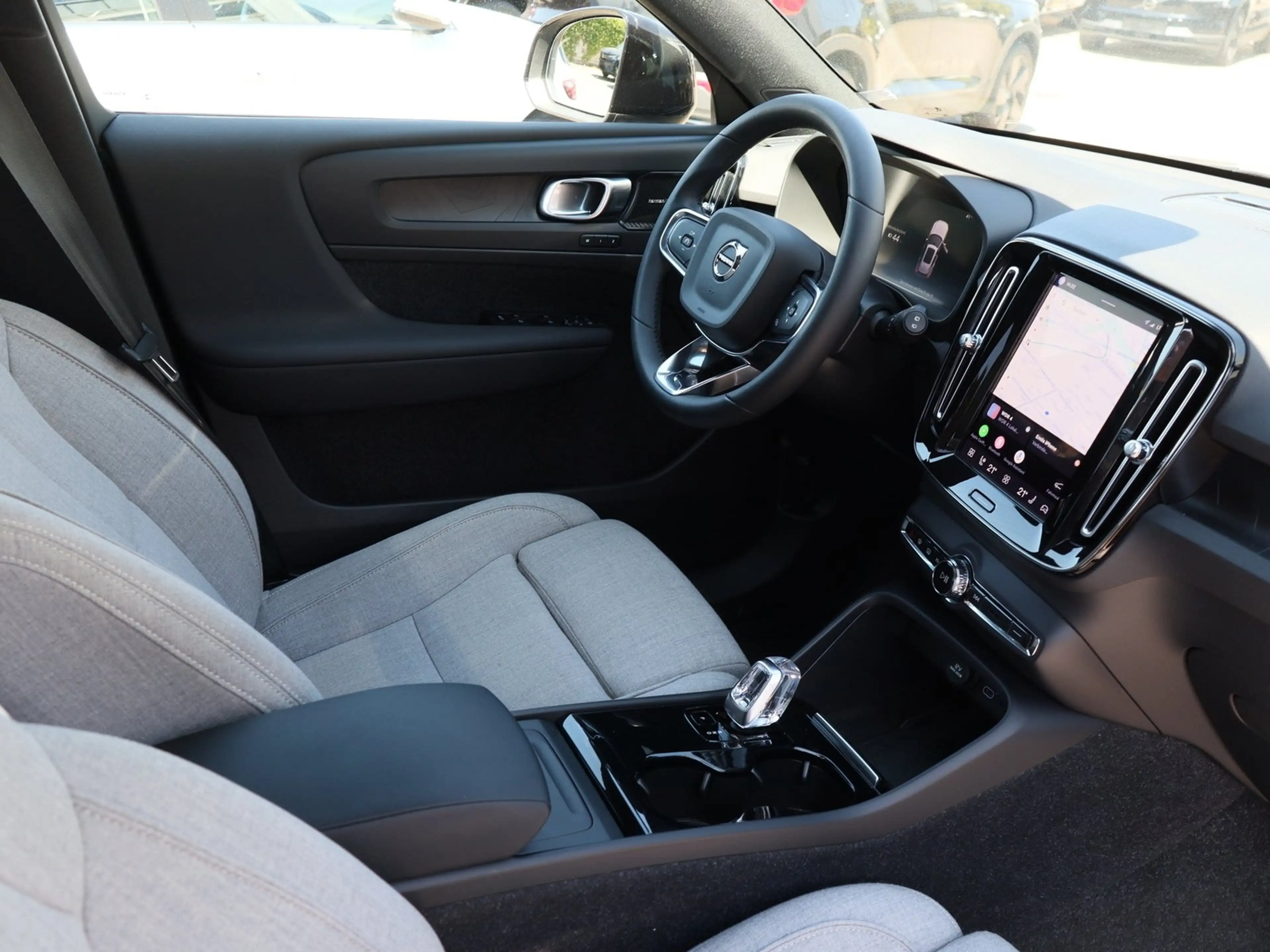Volvo XC40 Recharge Pure Electric AWD Ultimate — photo 3