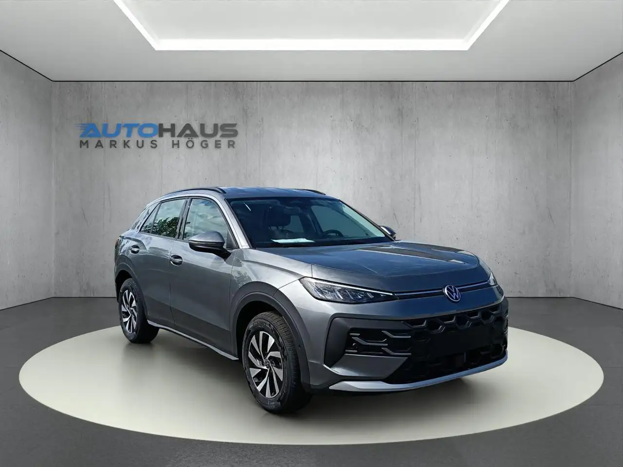 Volkswagen T-Roc 1.5 eTSI + n.Modell+AHK+KAMERA+REAR-ASSIST+NAVI-VO 7