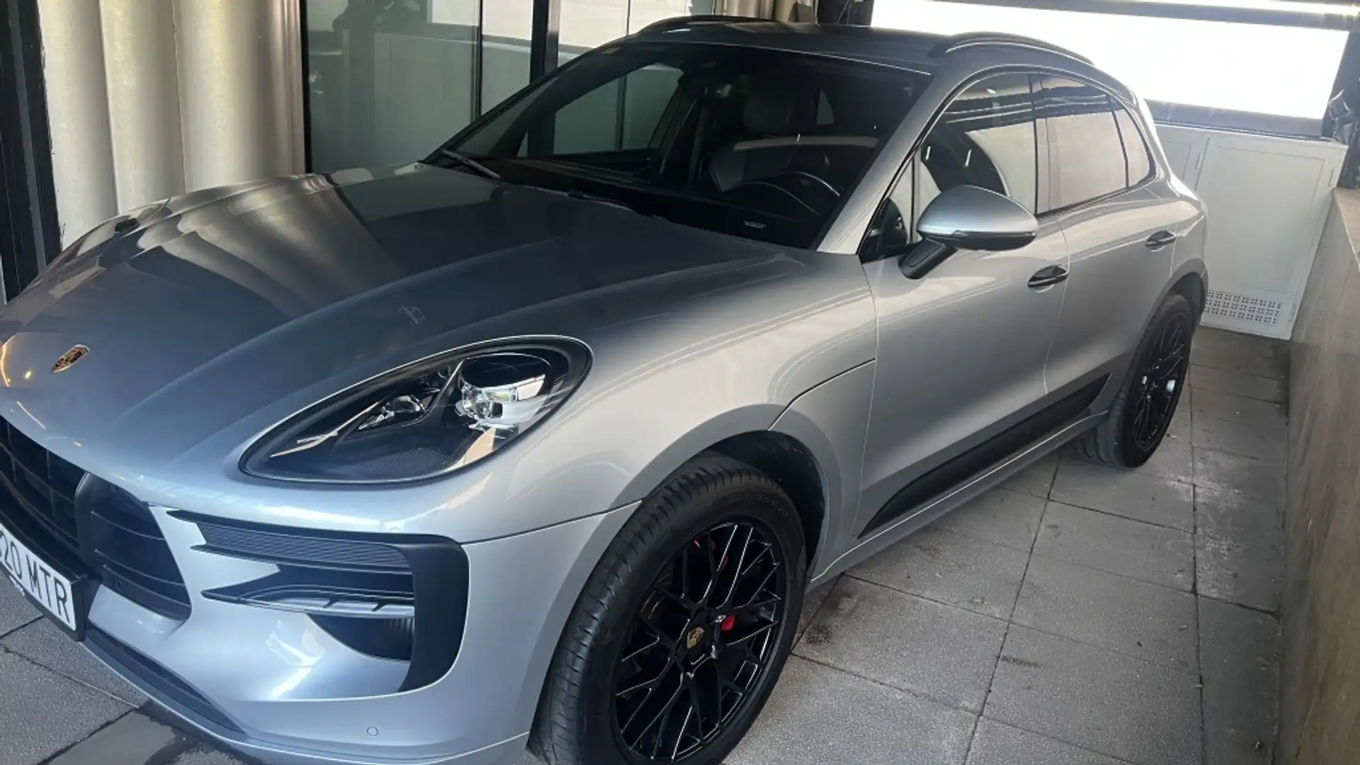 Porsche Macan GTS Aut. Plateado - 1