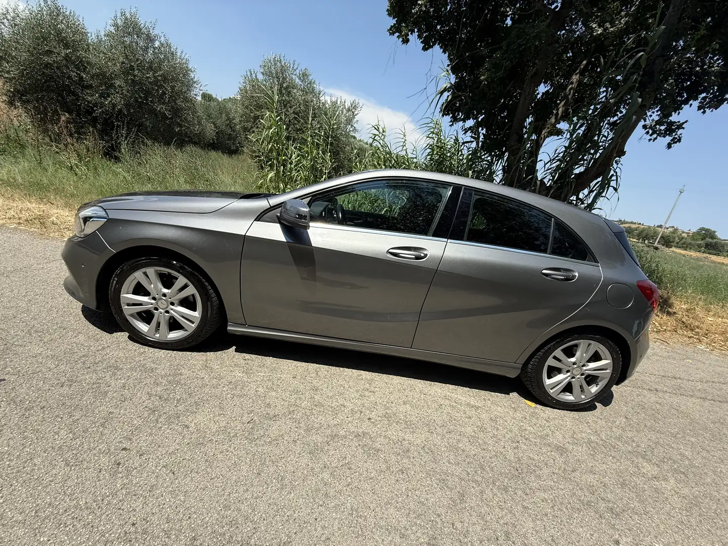 Mercedes-Benz A 200 A 200 d Automatic Premium (100 kw) - 1