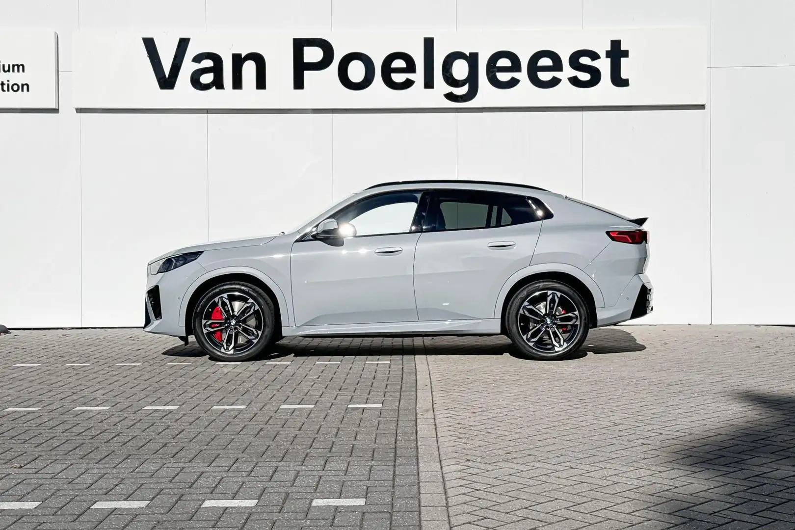 BMW iX2 eDrive20 | M Sport Pro | Premium Pack | Comfort Pa Gris - 2