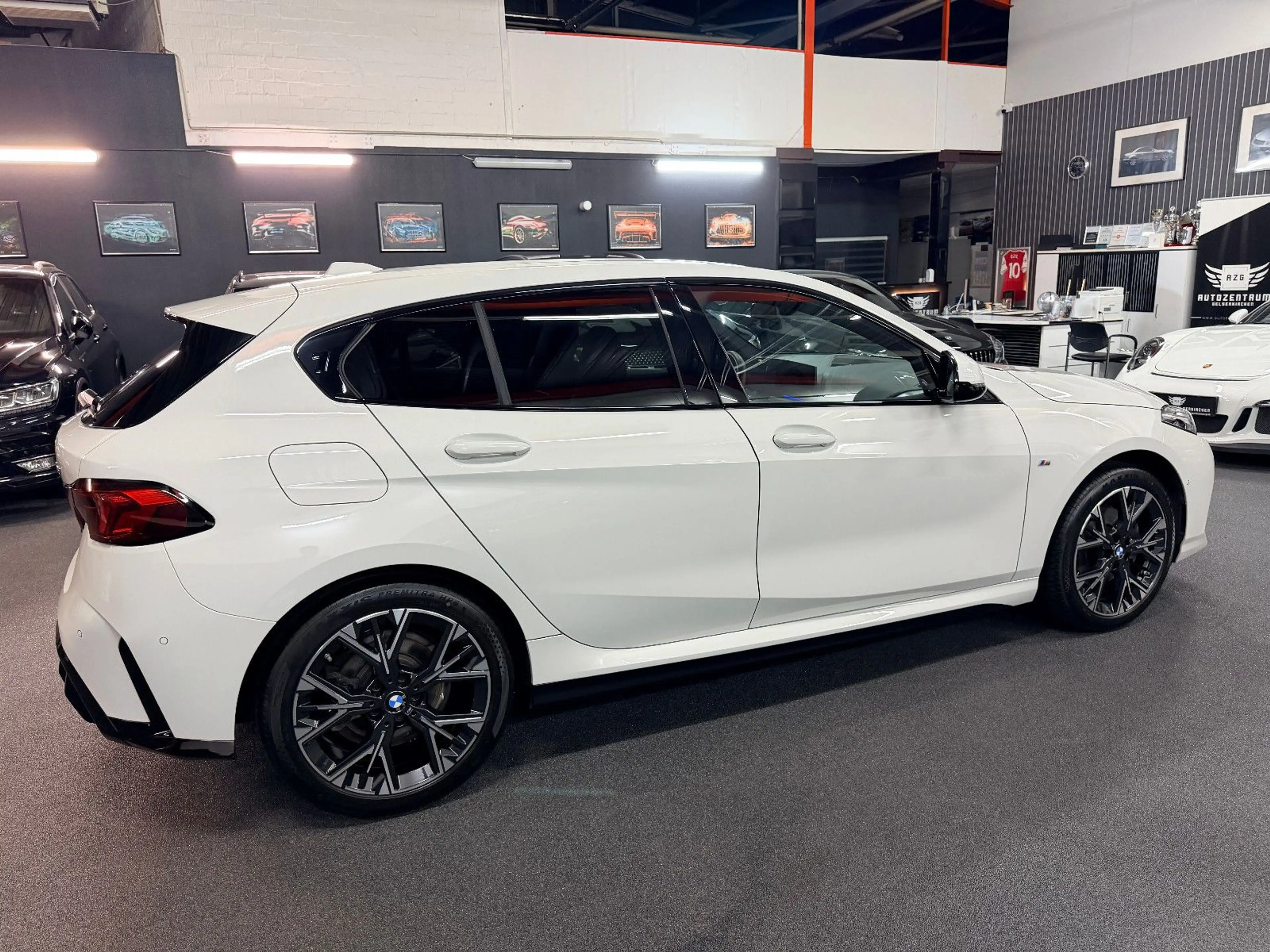BMW 118 d M Sport ACC/LED/AHK/SHZ/KAMERA/18" — photo 12