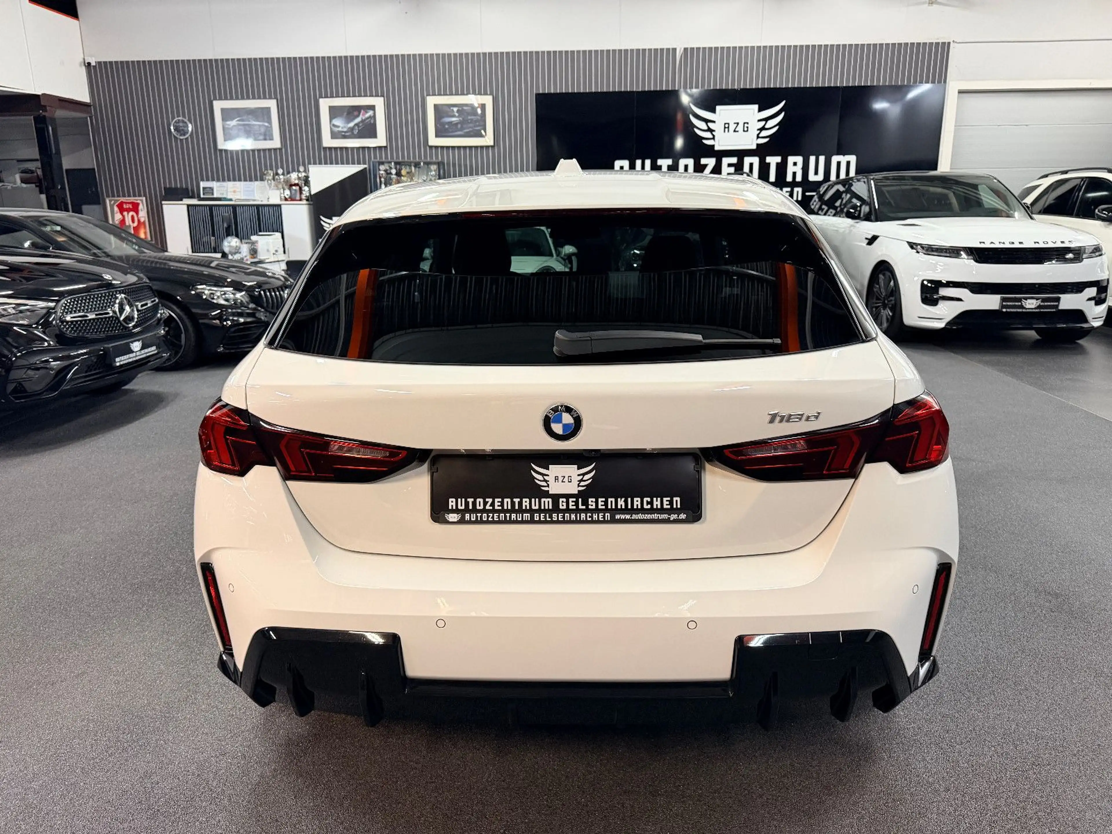 BMW 118 d M Sport ACC/LED/AHK/SHZ/KAMERA/18" — photo 10