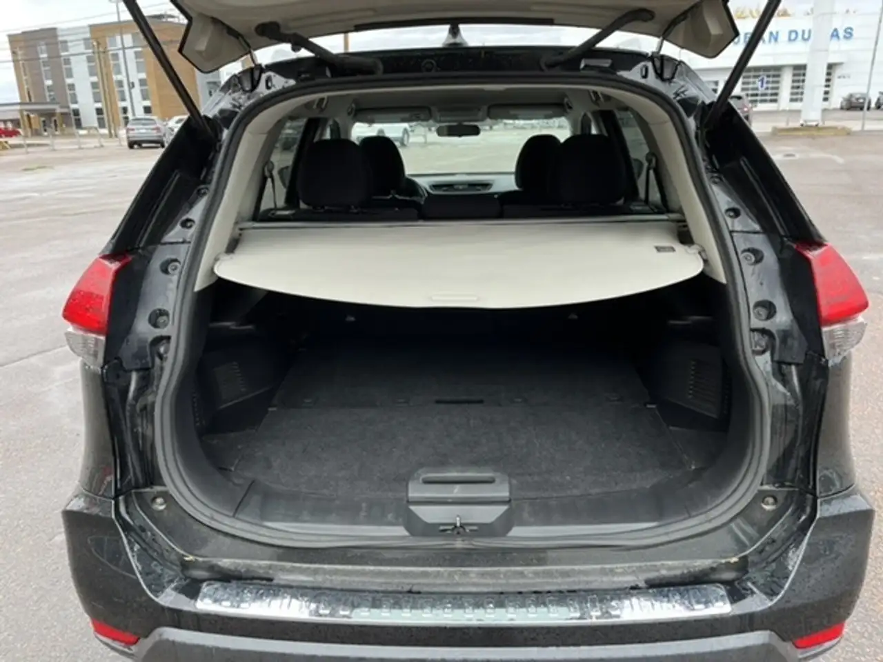 Nissan Rogue снимка Nissan Rogue