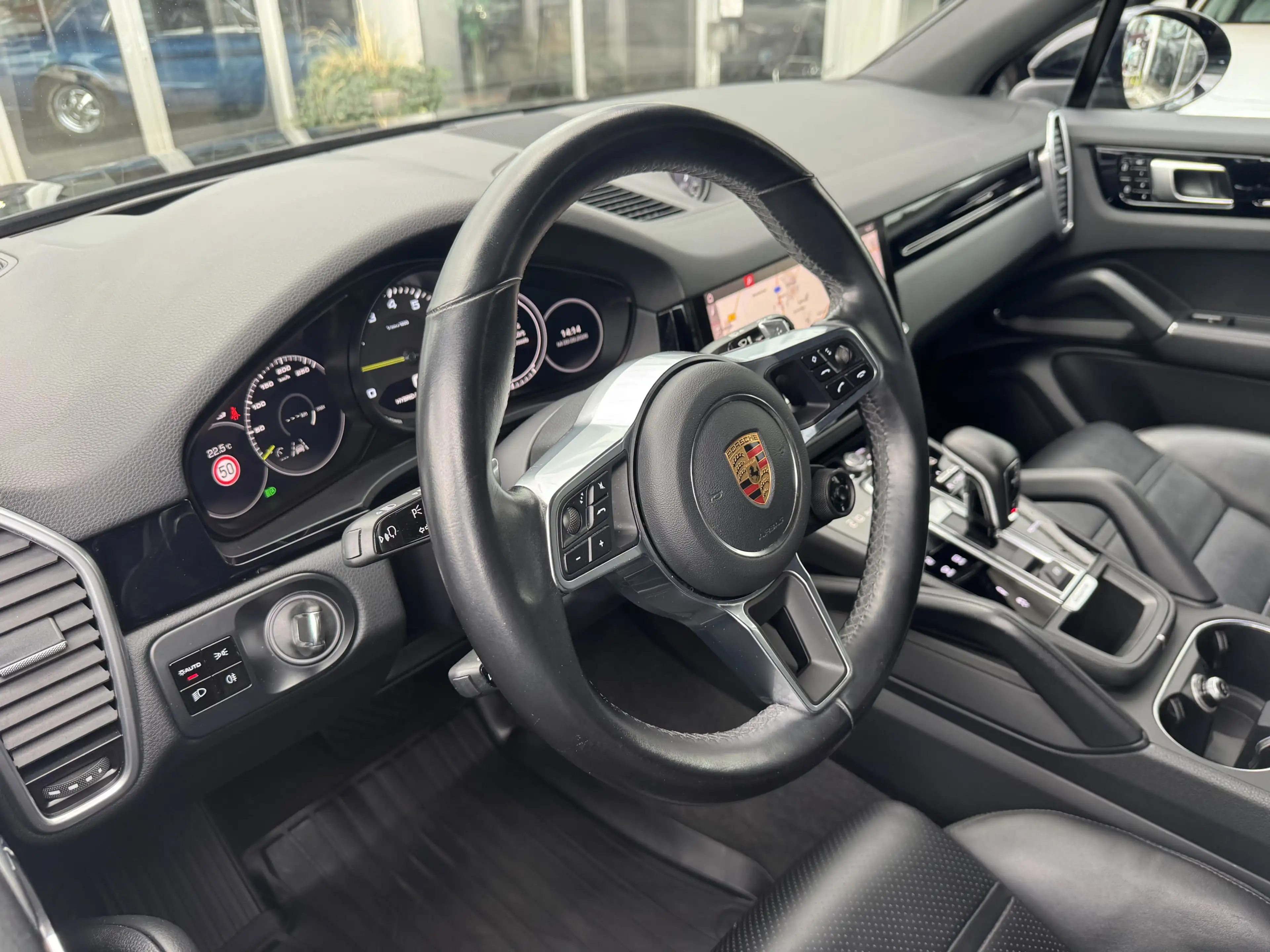 Porsche Cayenne HuD Luftf Matrix AHK Kamera 21 — photo 3