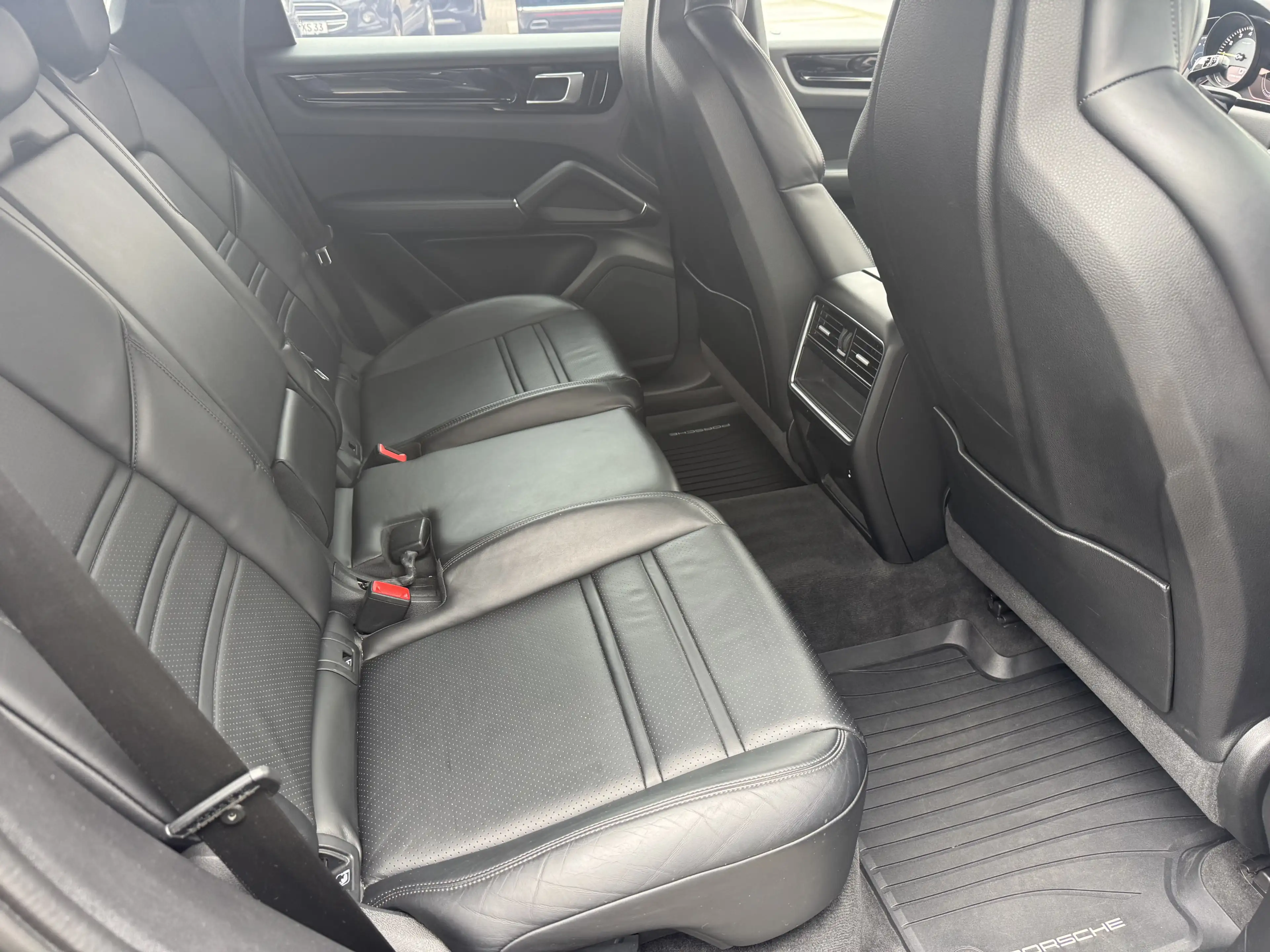 Porsche Cayenne HuD Luftf Matrix AHK Kamera 21 — photo 9