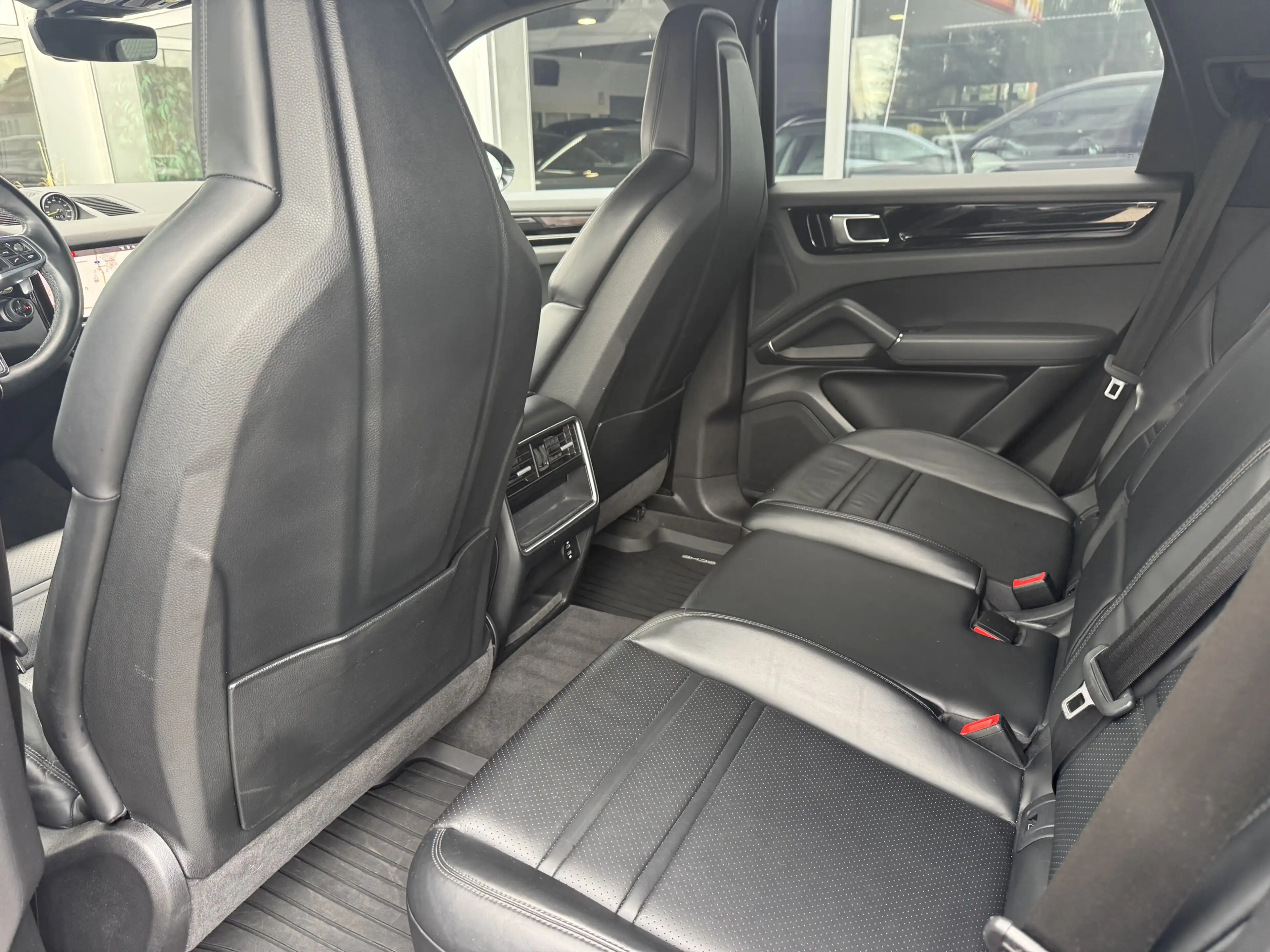 Porsche Cayenne HuD Luftf Matrix AHK Kamera 21 — photo 10