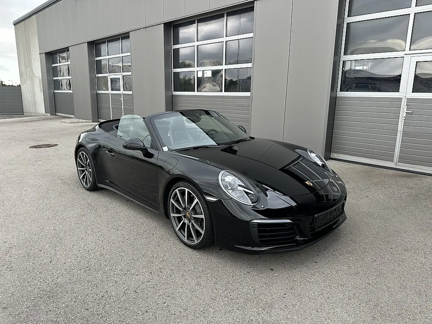 Porsche 911 Carrera 4 Cabrio PDK Schwarz - 1