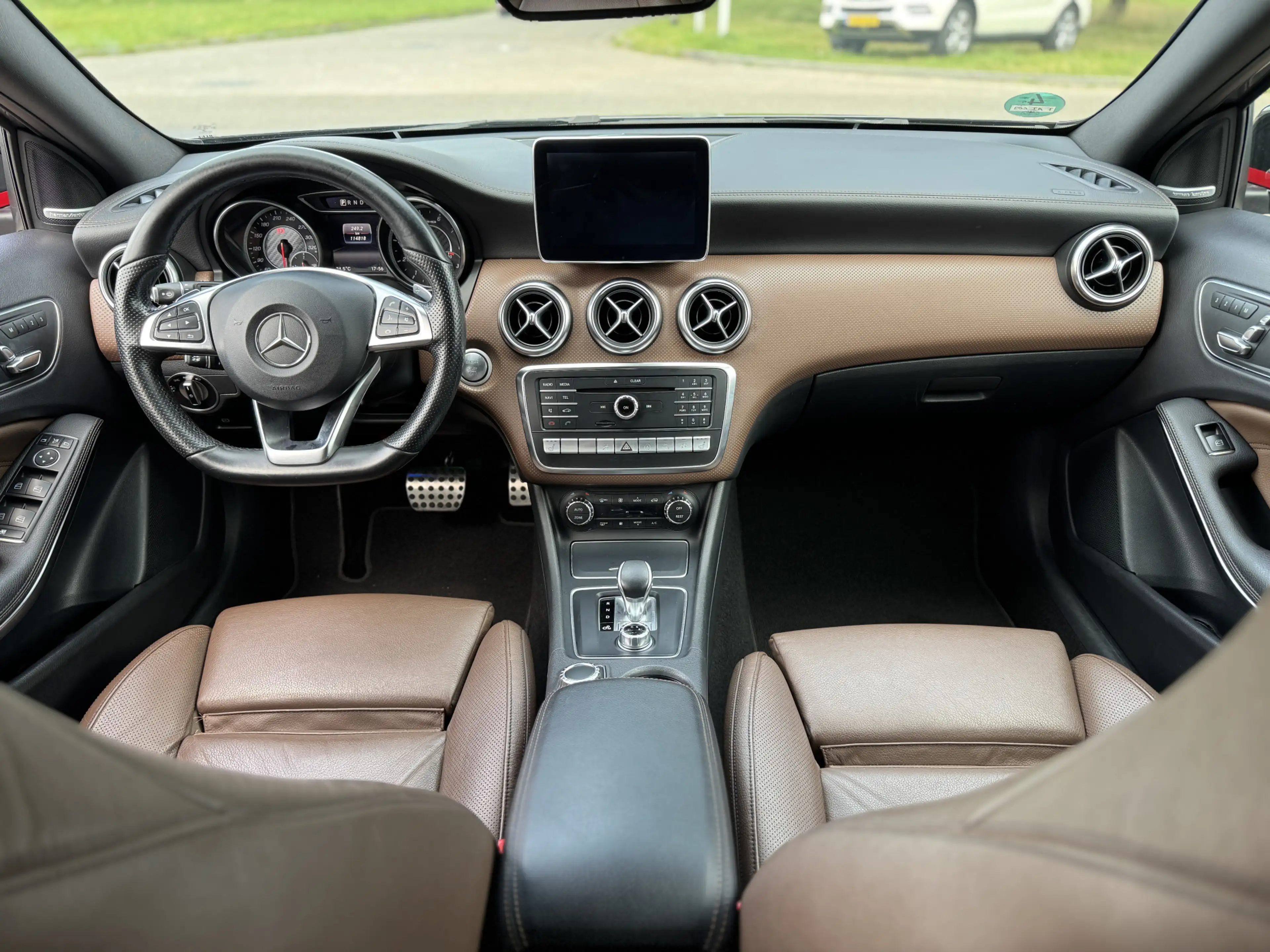 Mercedes-Benz A 45 AMG 4MATIC 380PK|PANO|CAMERA|ACC|HARMANKARDON/MEMORY|L — photo 4