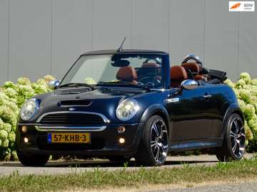1.6 Sidewalk | Leer | Navi | UNIEK |