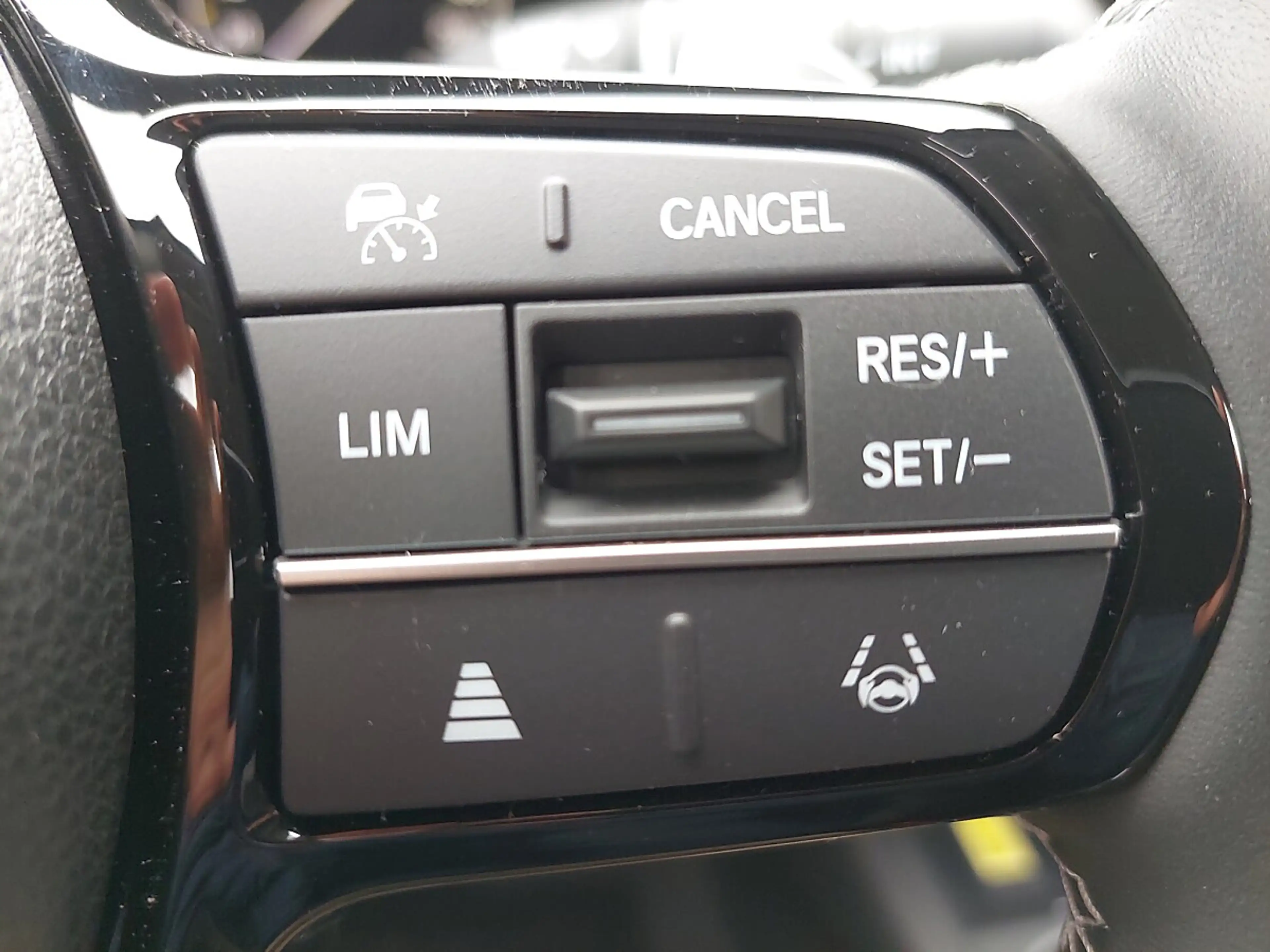 Honda ZR-V 2,0 i-MMD Hybrid Sport Aut. — photo 10