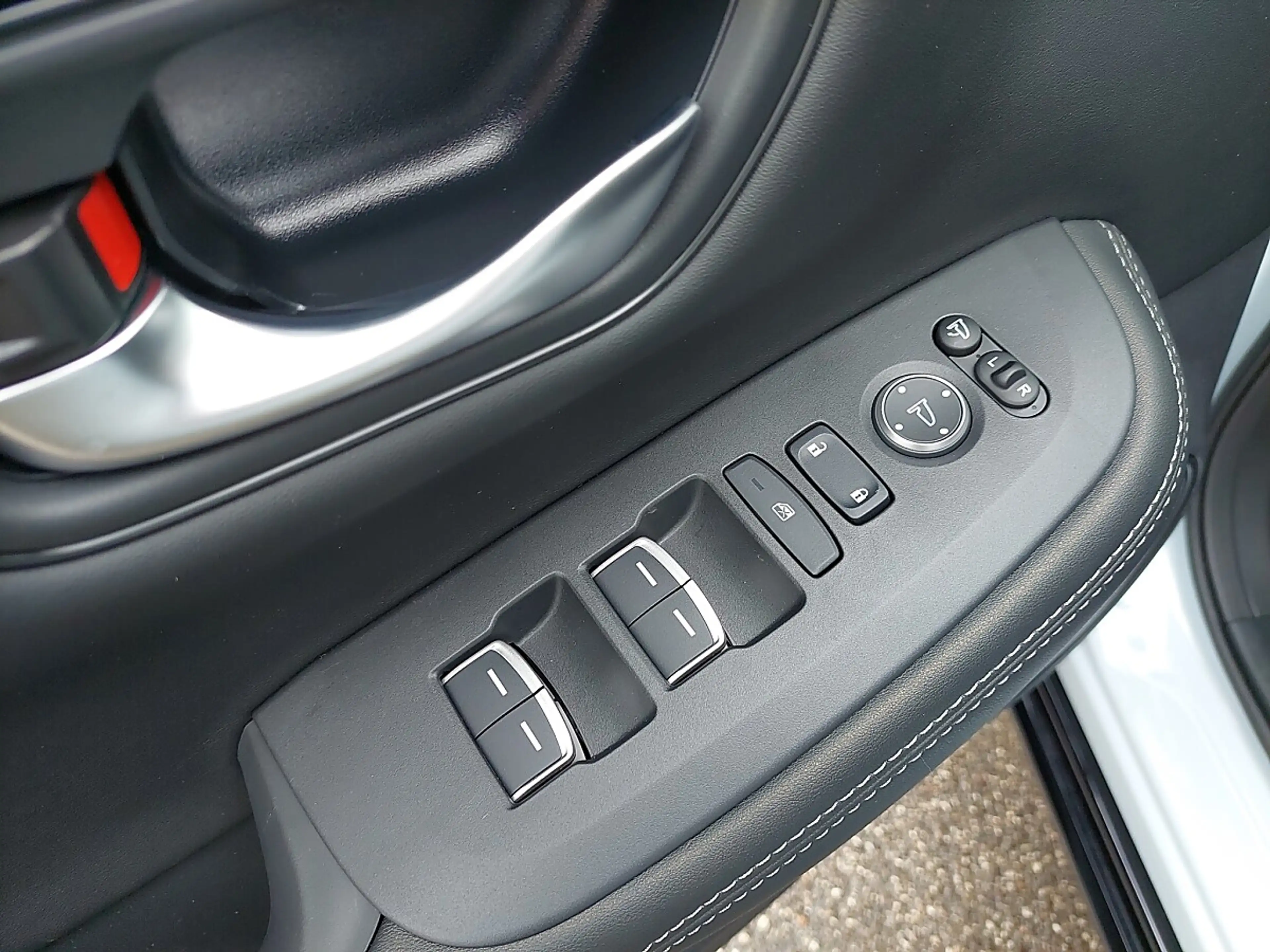 Honda ZR-V 2,0 i-MMD Hybrid Sport Aut. — photo 8