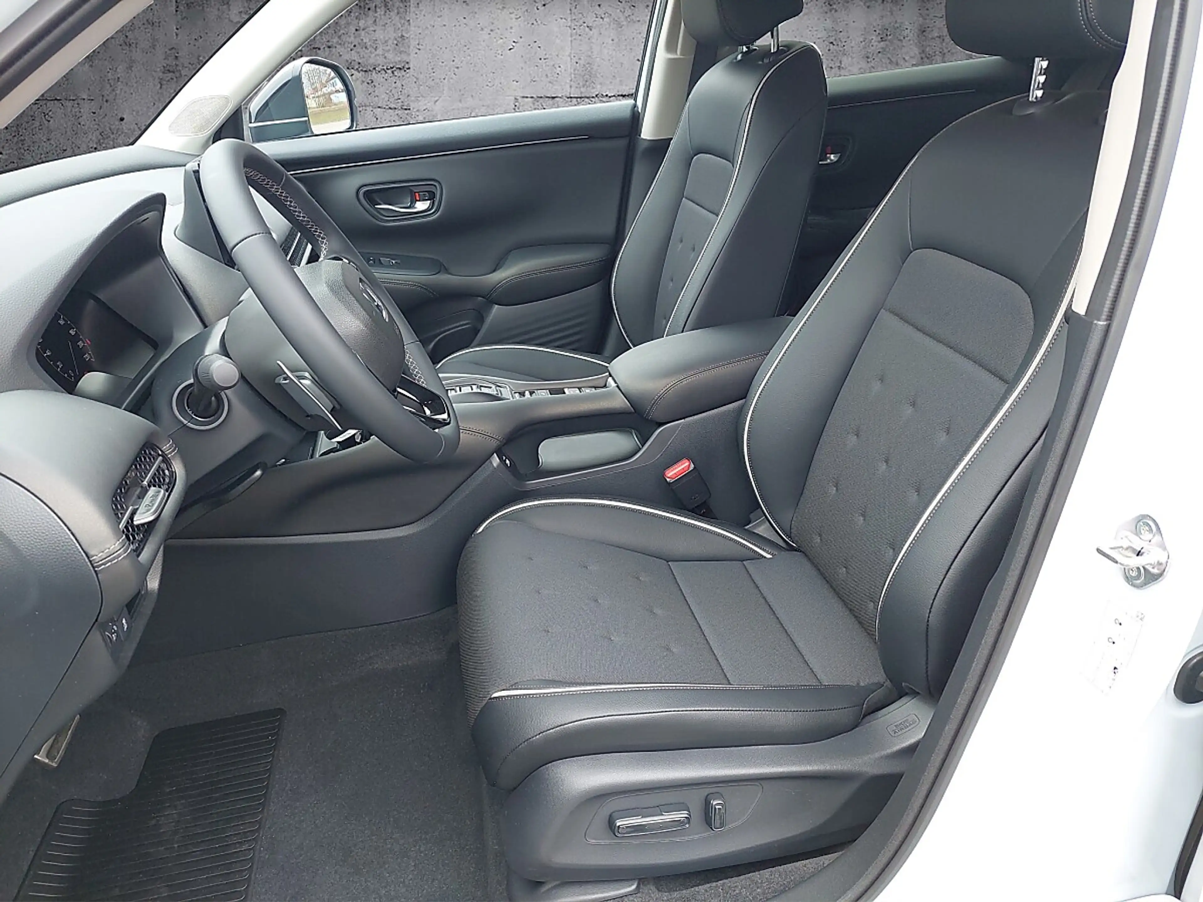 Honda ZR-V 2,0 i-MMD Hybrid Sport Aut. — photo 6