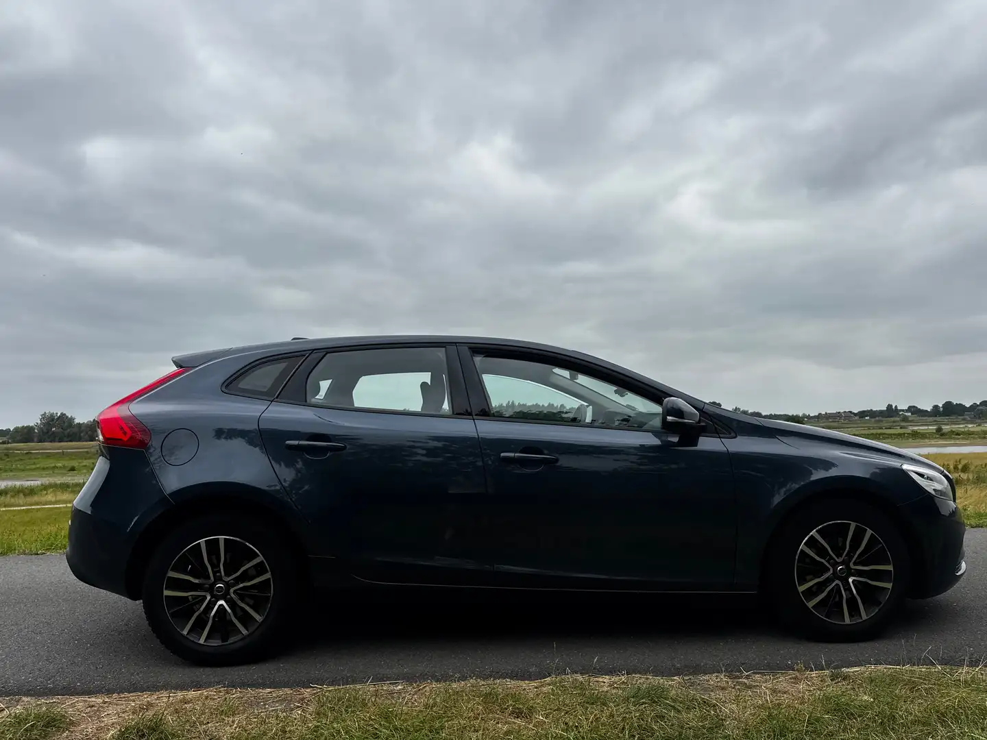 Volvo V40 V40 2.0 D2 Inscription Blauw - 2