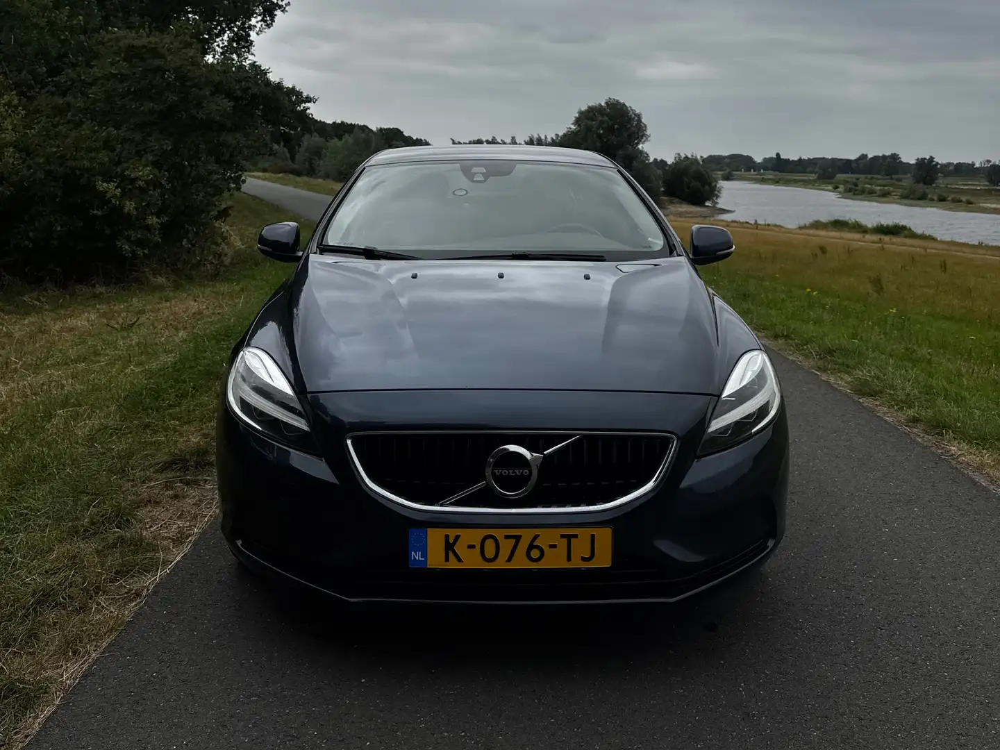 Volvo V40 V40 2.0 D2 Inscription Blauw - 1