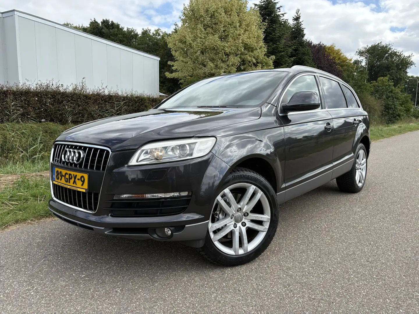 Audi Q7 4.2 FSI quattro Pro Line 5+2 / AUTOMAAT / NAVI / 7 Grau - 1
