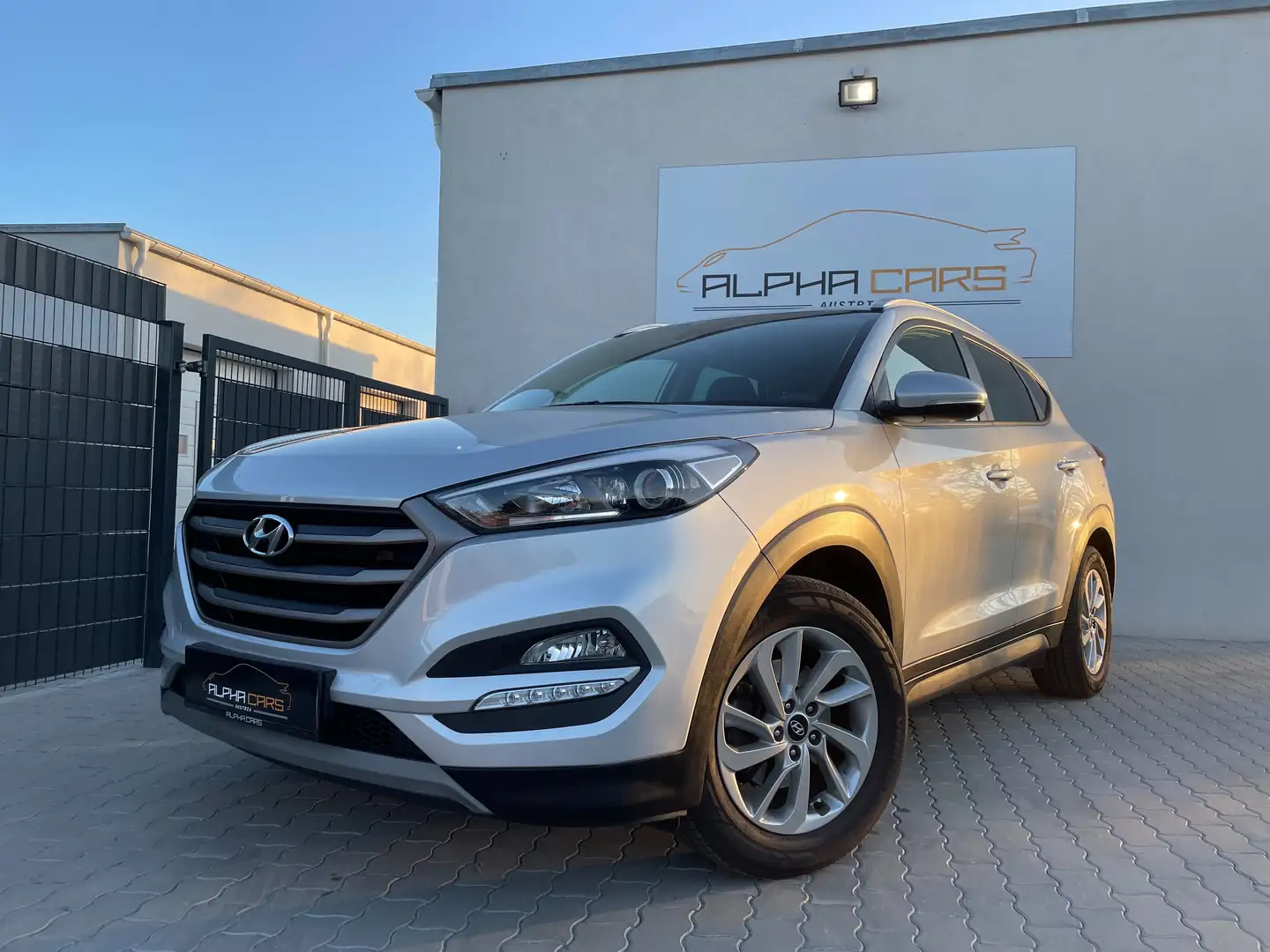 Hyundai TUCSON 1.7 CRDi Edition 25 2WD Grau - 2
