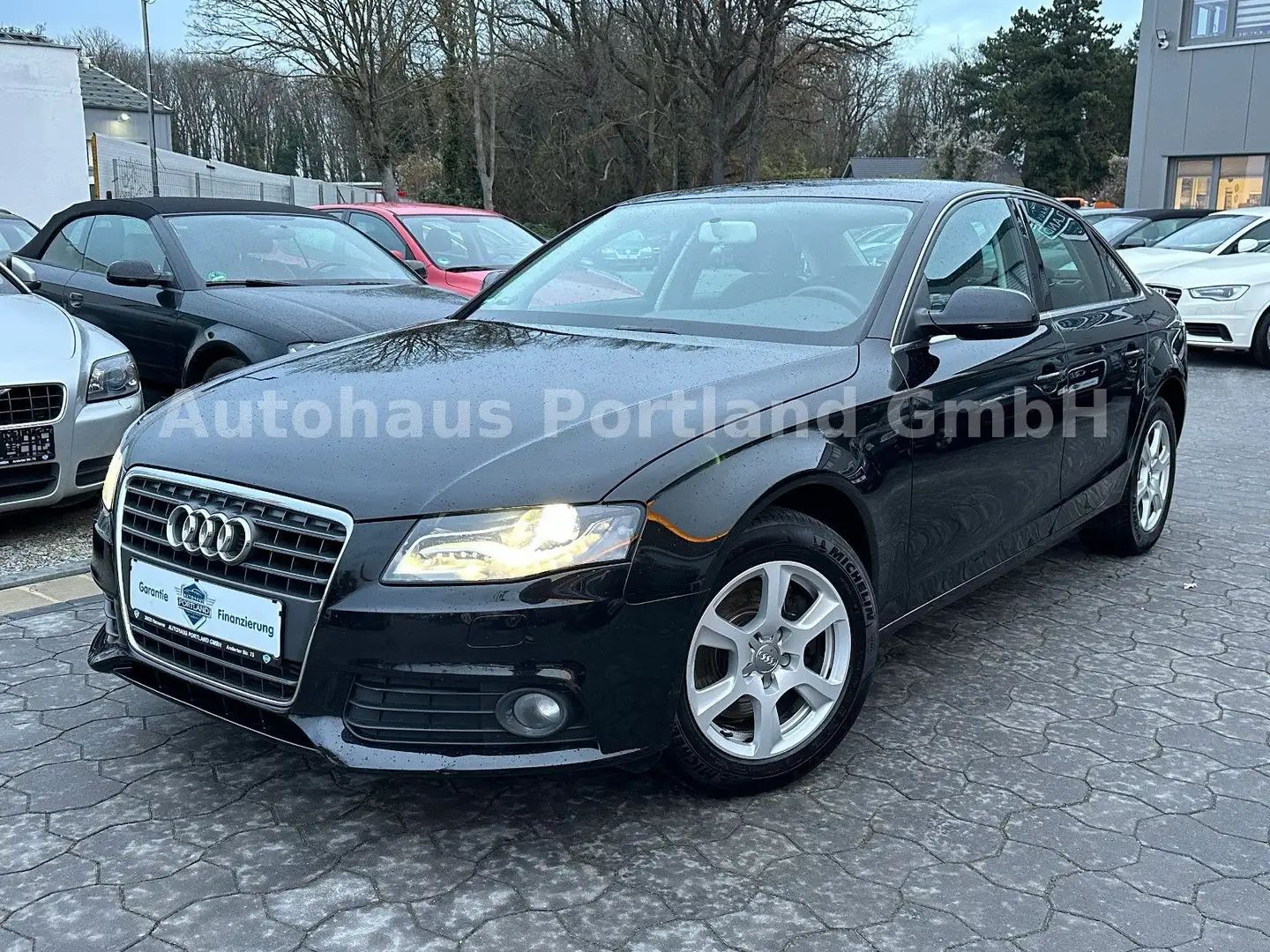 Audi A4 Lim. Attraction/109TKM/Xenon/SHZ/PDC/Tempomat Noir - 2