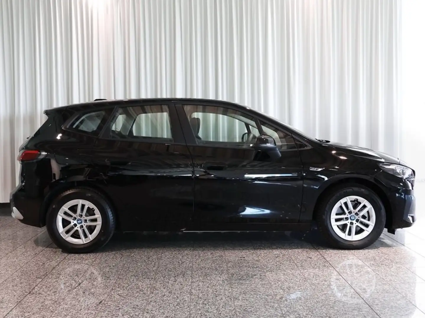 BMW 225 e xDrive Active Tourer LKHZ RFK Adp.LED AHK Negru - 2