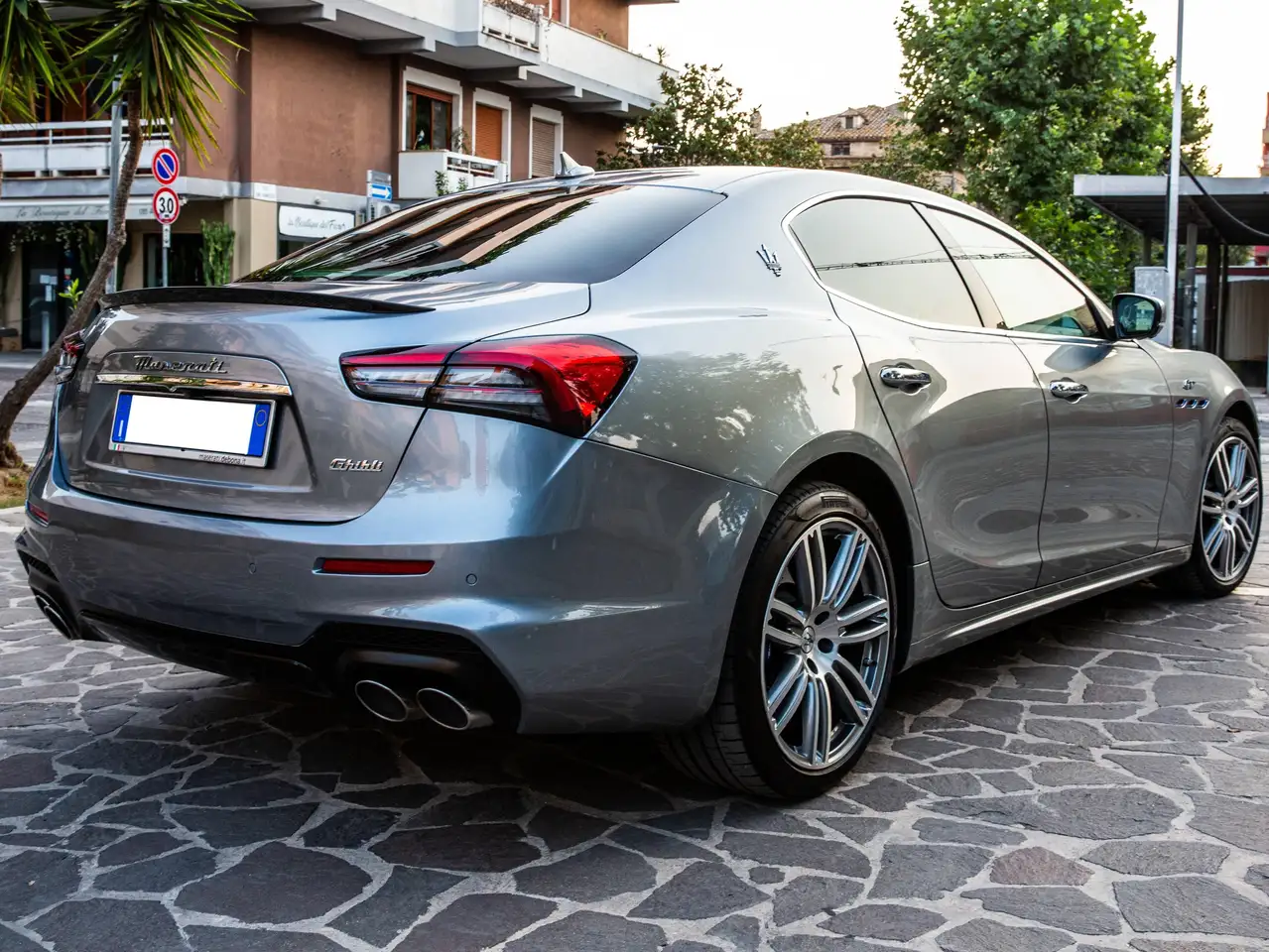 Maserati Ghibli 2021 — фото 6