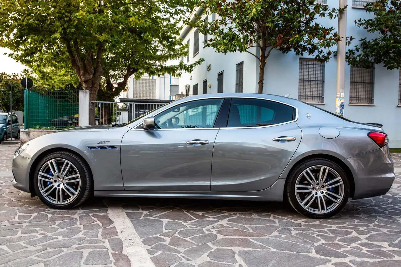 Maserati Ghibli 2021