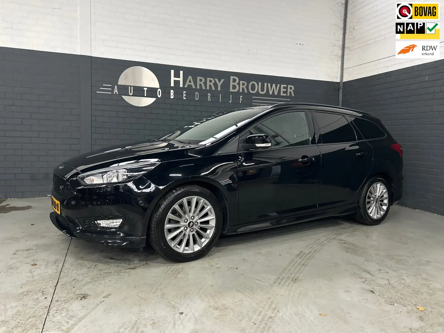 Ford Focus Wagon ST-Line, 1e eigenaar, Nieuwe motor en koppel Zwart - 1
